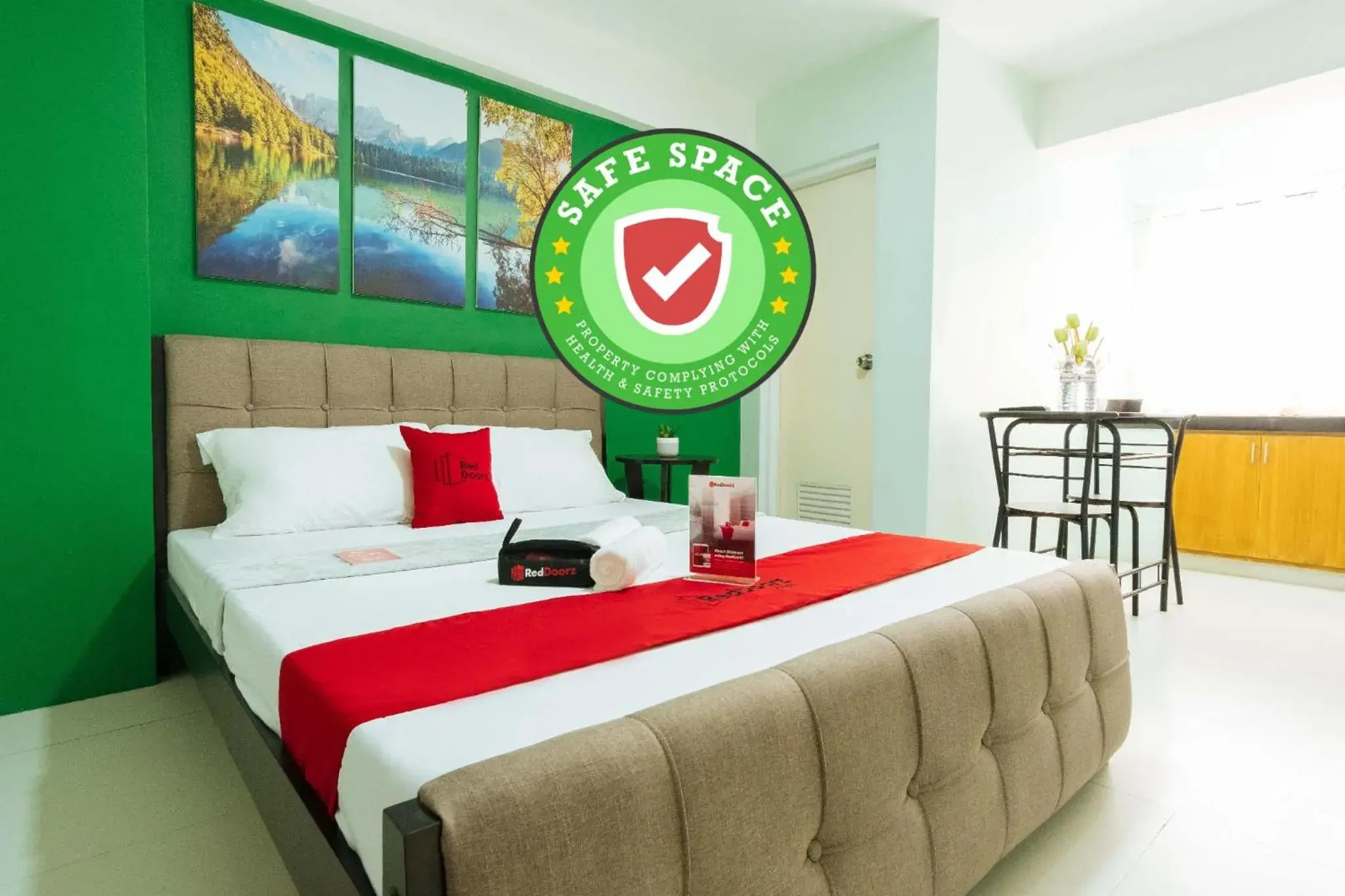 Bedroom in RedDoorz near C5 Kalayaan Avenue Makati Bedroom in RedDoorz near C5 Kalayaan Avenue Makati