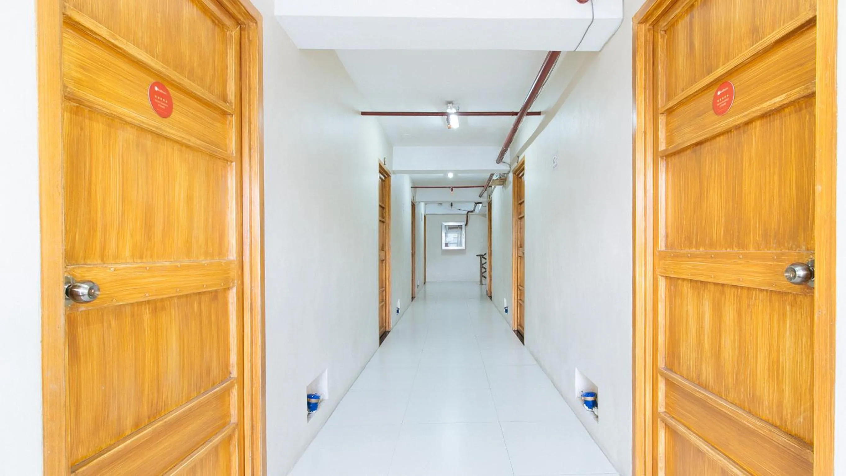 Lobby or reception in RedDoorz near C5 Kalayaan Avenue Makati