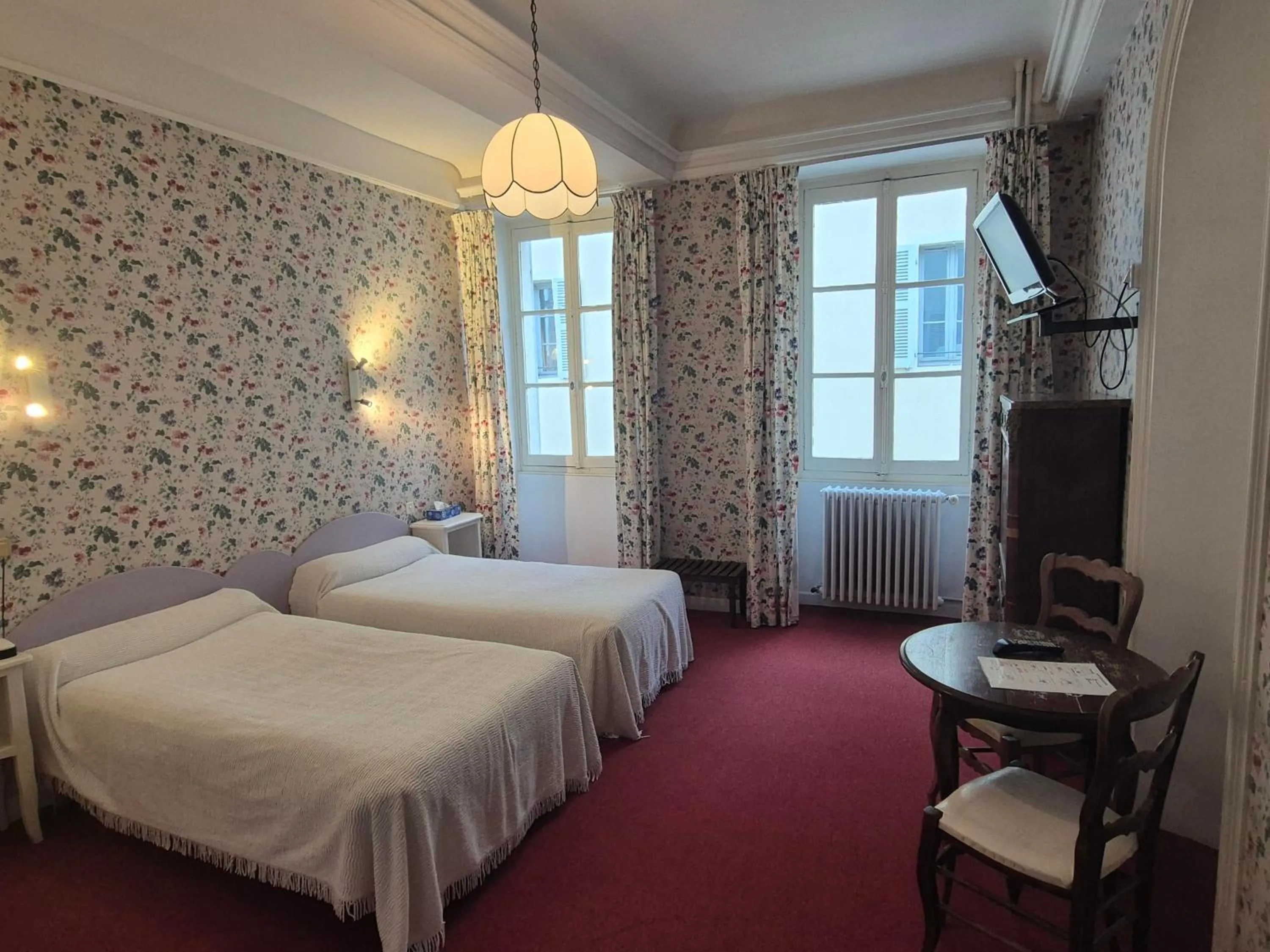 Bed in Hotel Saint Jean