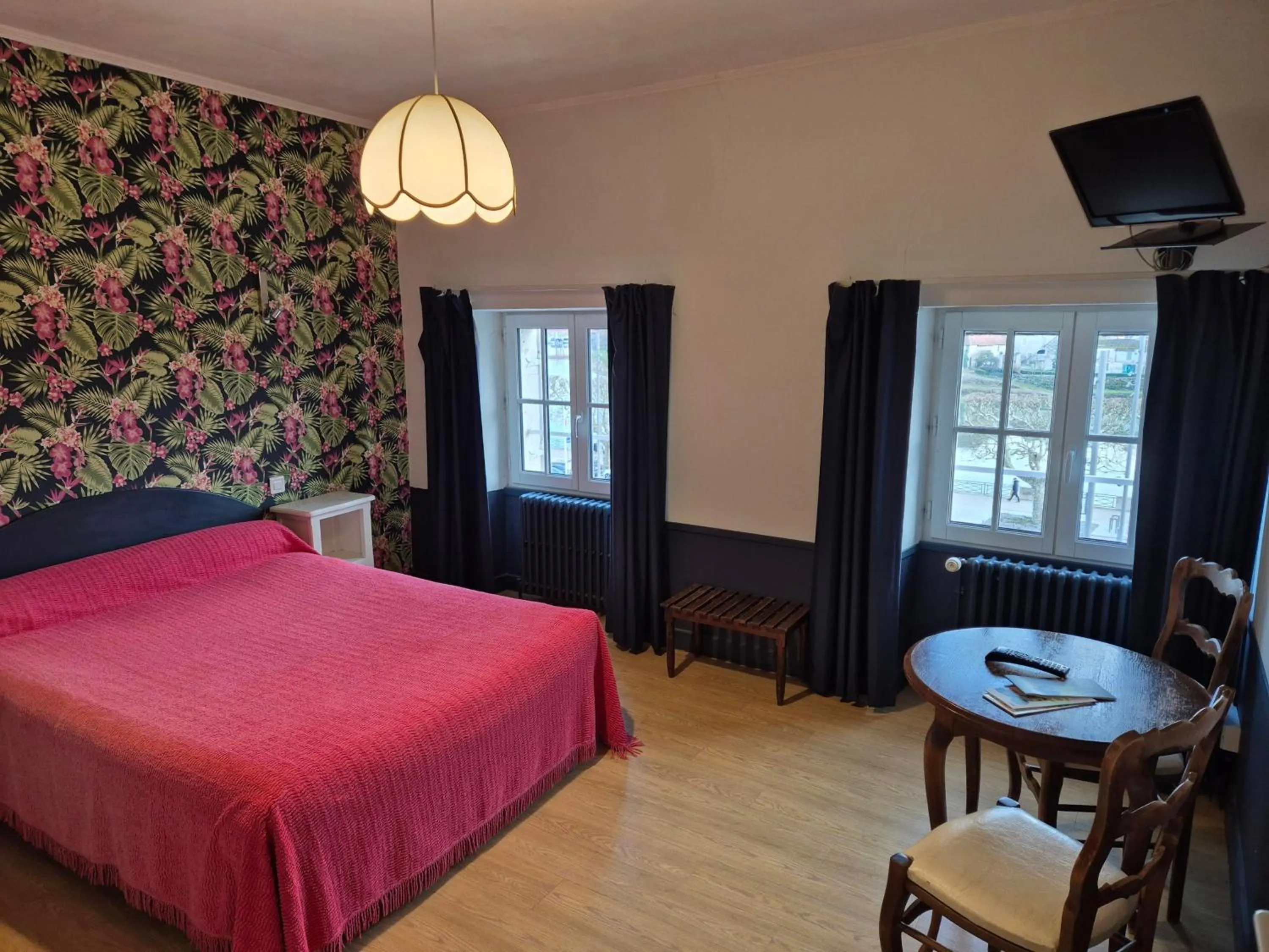 Bed in Hotel Saint Jean