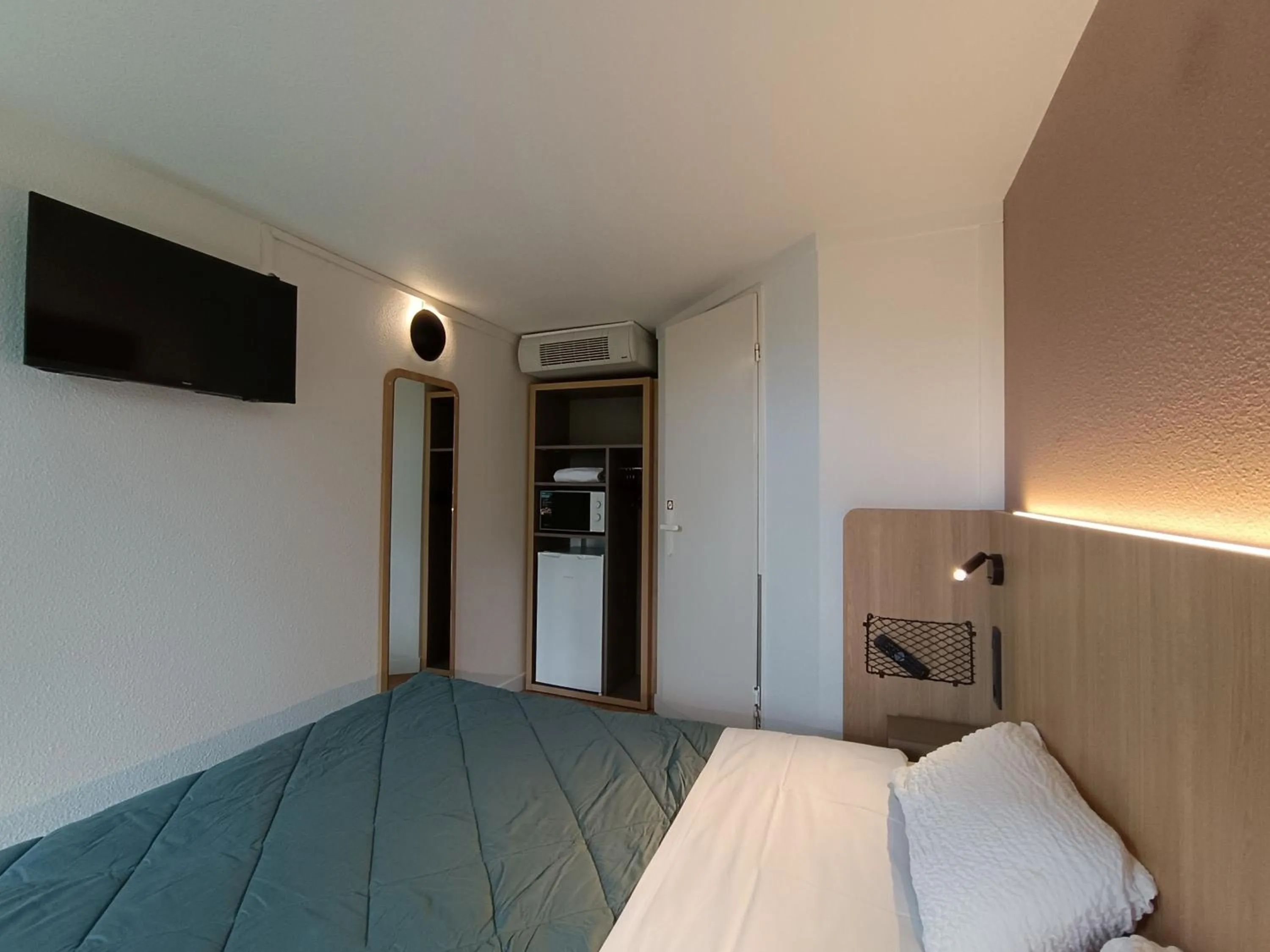 TV and multimedia, Bed in Premiere Classe Bordeaux Est Lormont