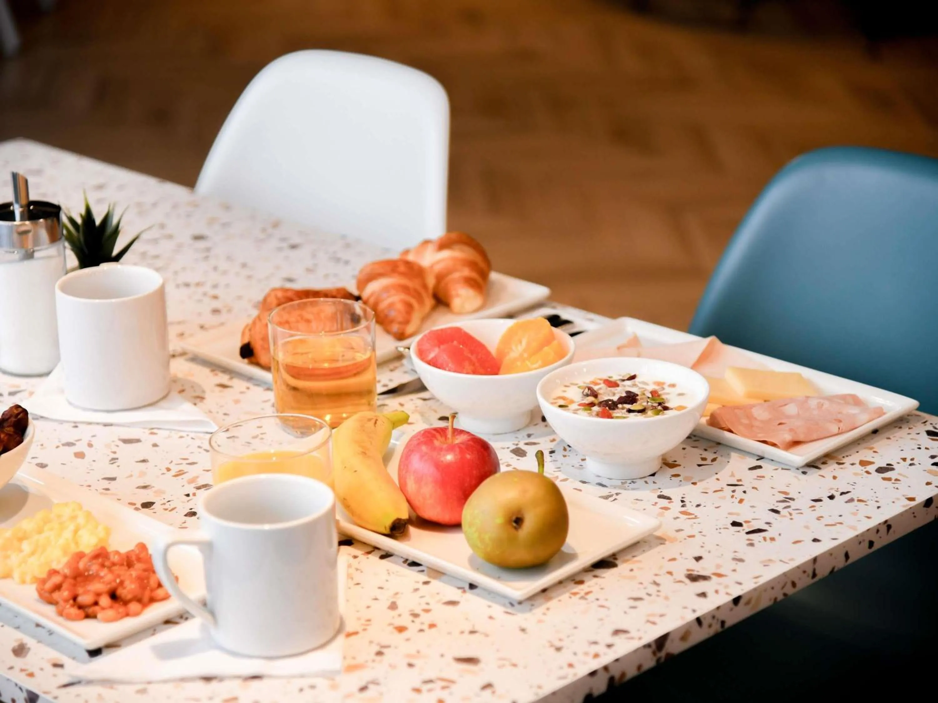 Breakfast in ibis Paris Gare du Nord Château Landon 10ème