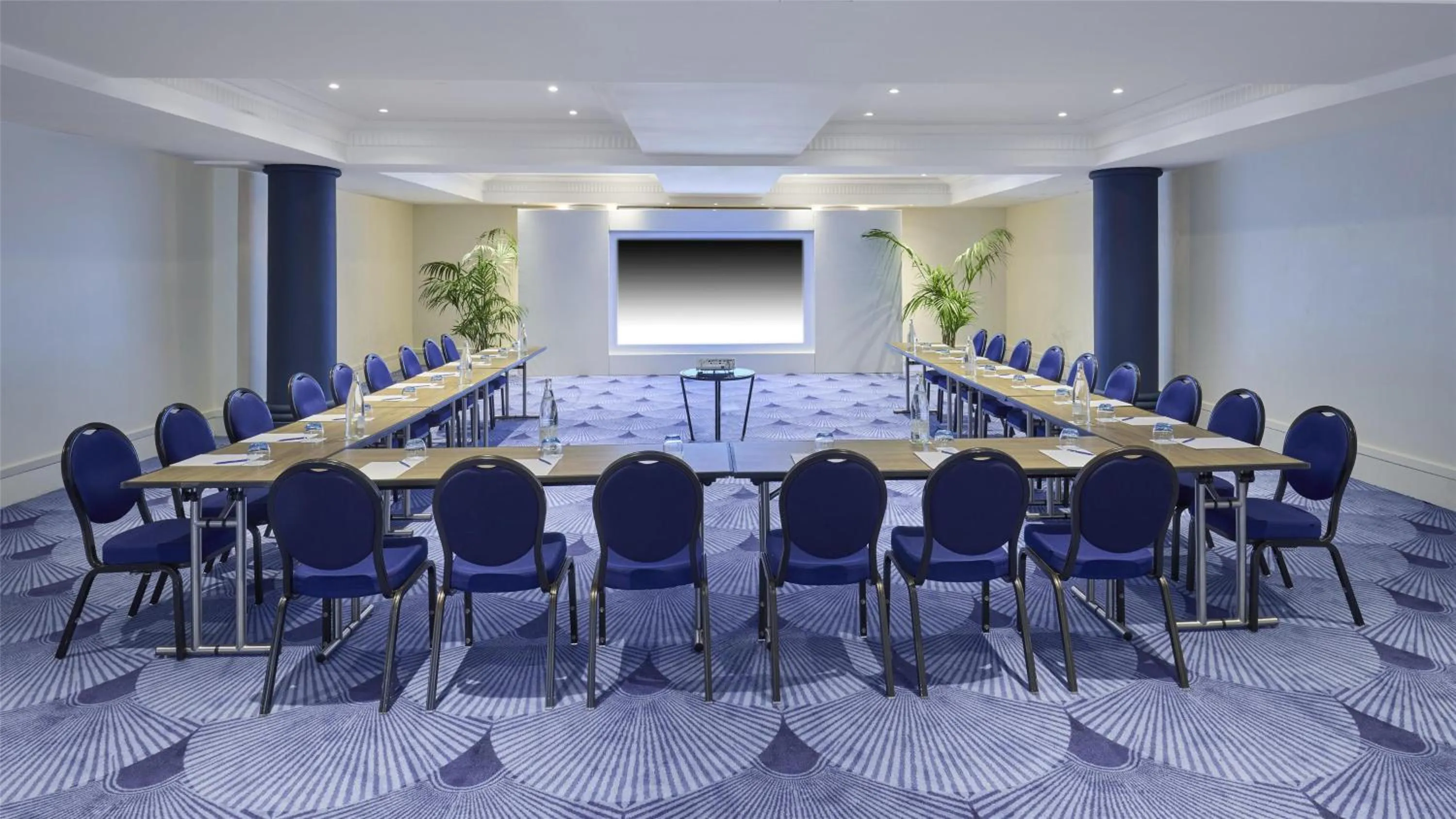 Meeting/conference room in Hôtel Martinez, in The Unbound Collection by Hyatt