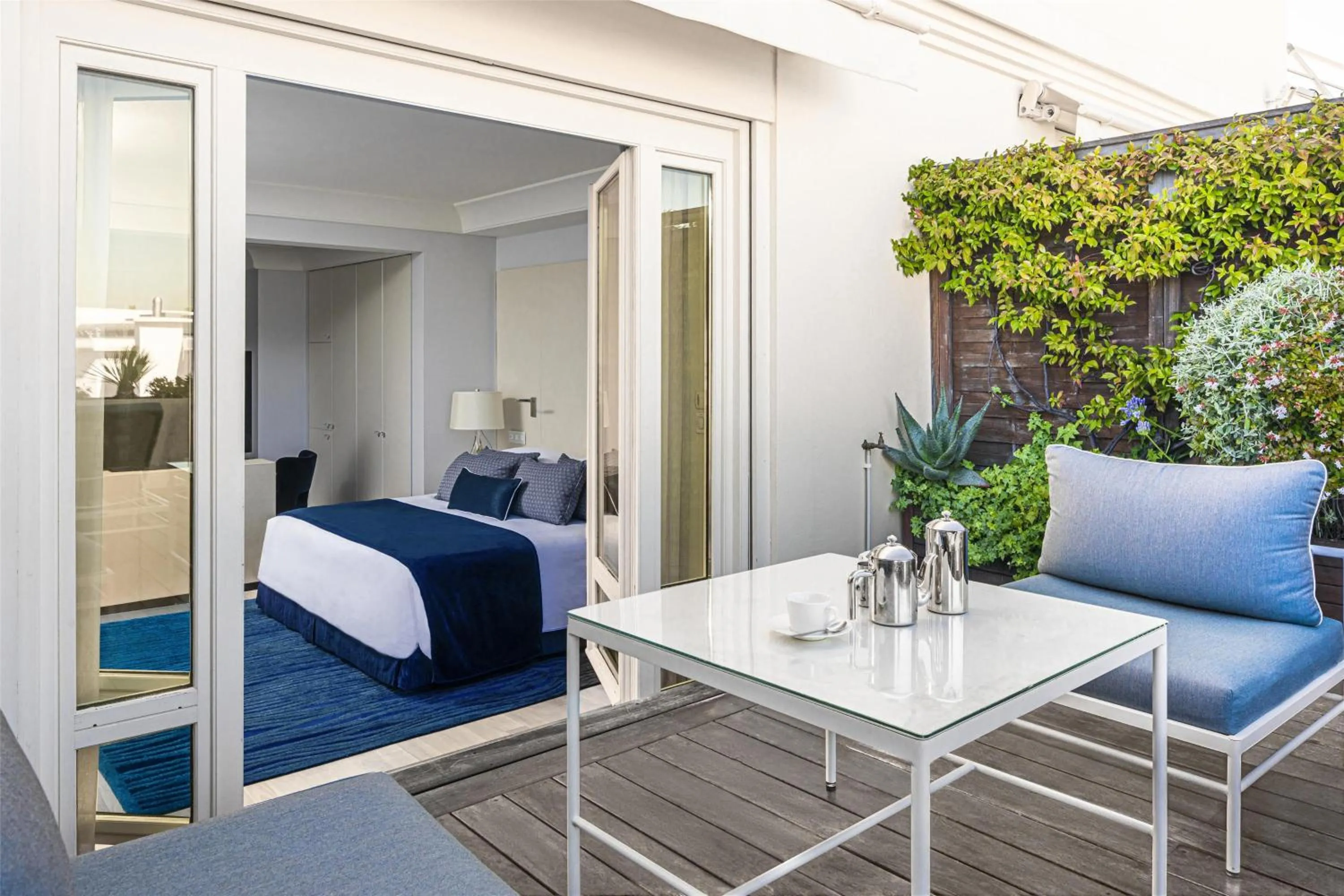Bedroom, Bed in Hôtel Martinez, in The Unbound Collection by Hyatt