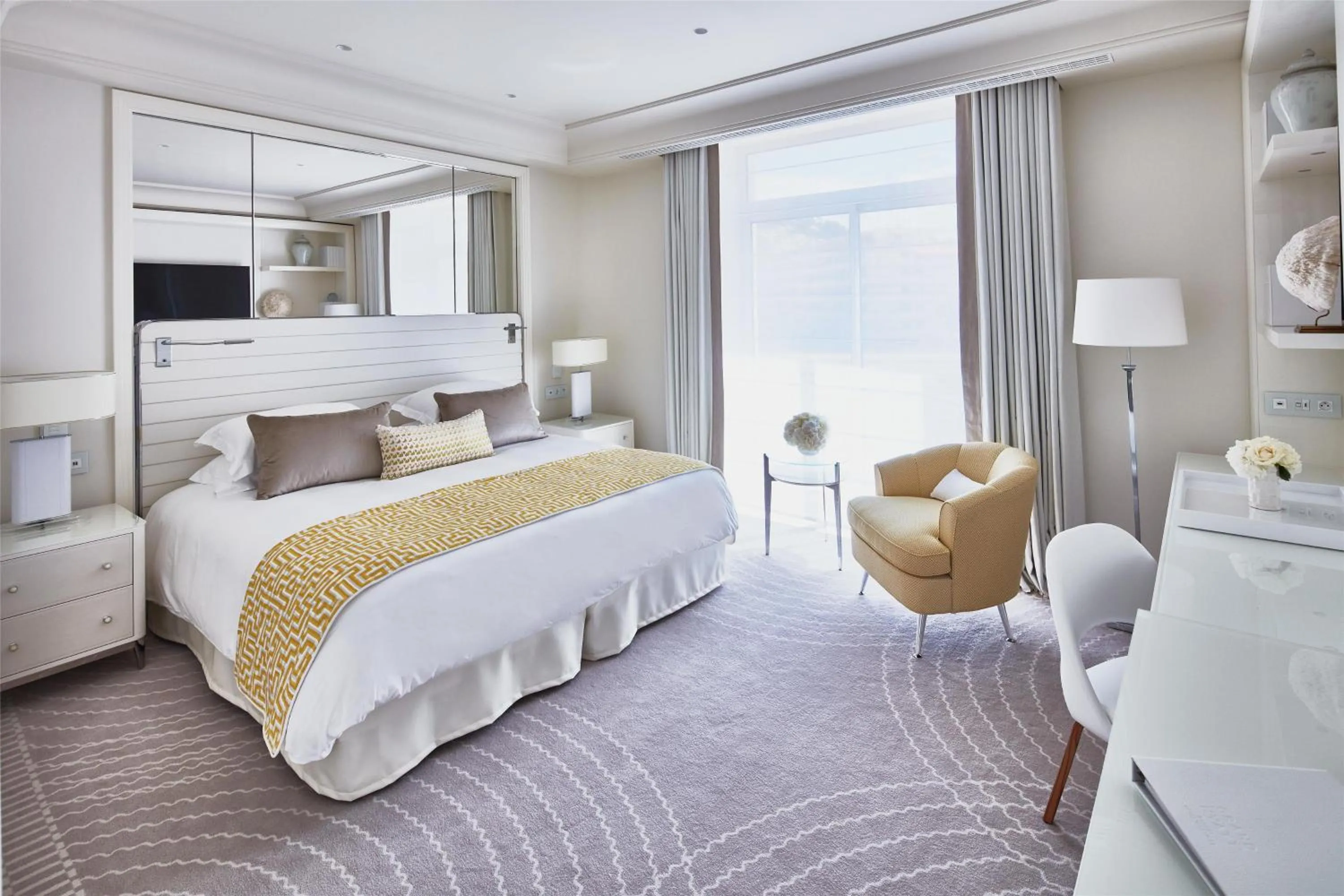 Bedroom, Bed in Hôtel Martinez, in The Unbound Collection by Hyatt