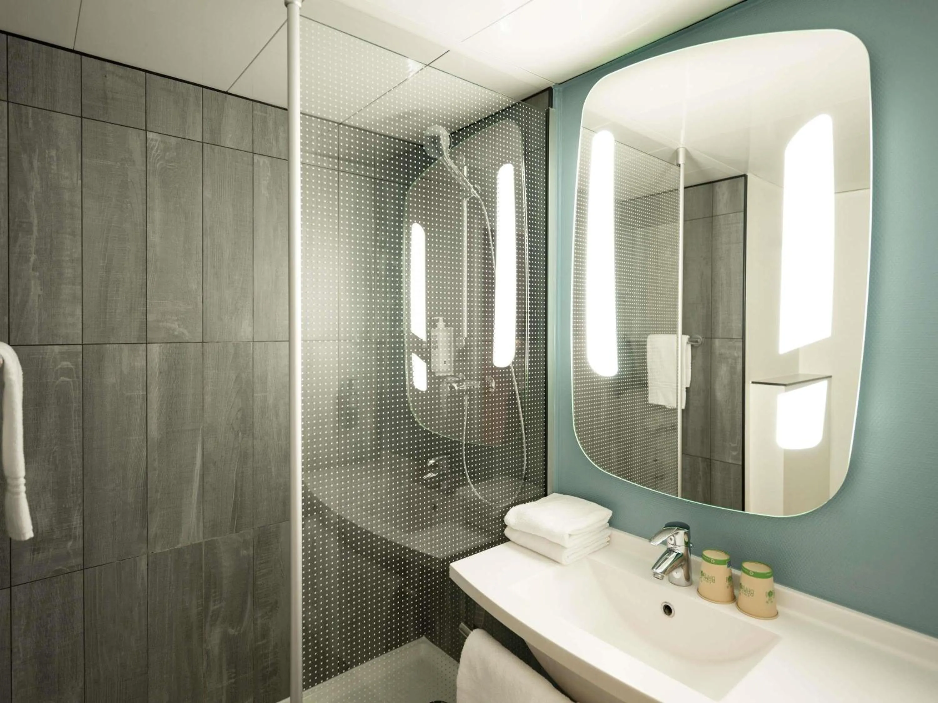 Property building in ibis Paris Gare de Lyon Ledru Rollin