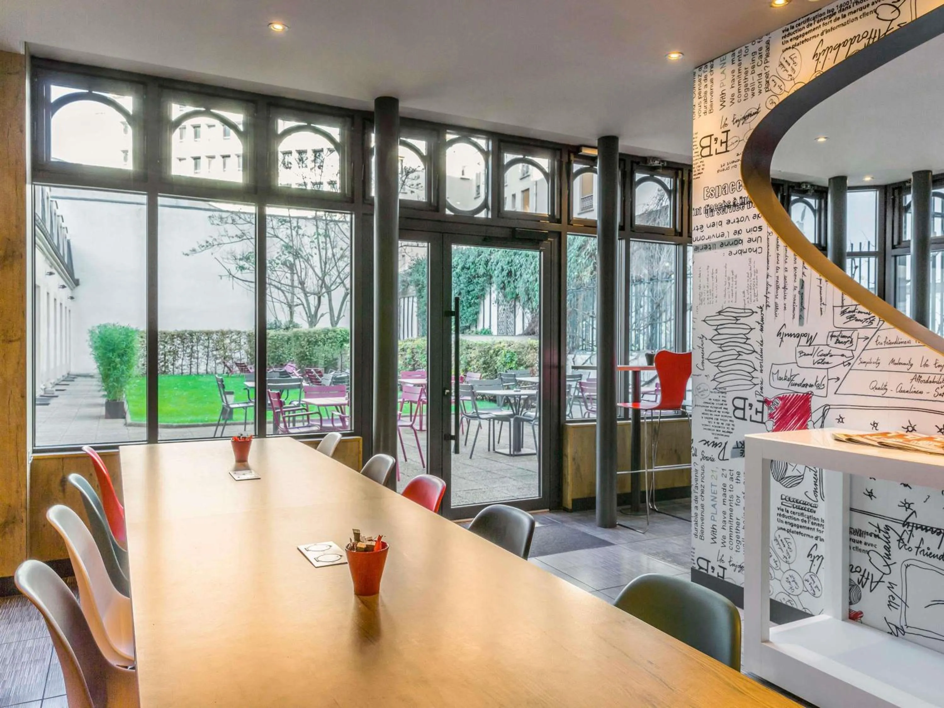 Property building in ibis Paris Gare de Lyon Ledru Rollin