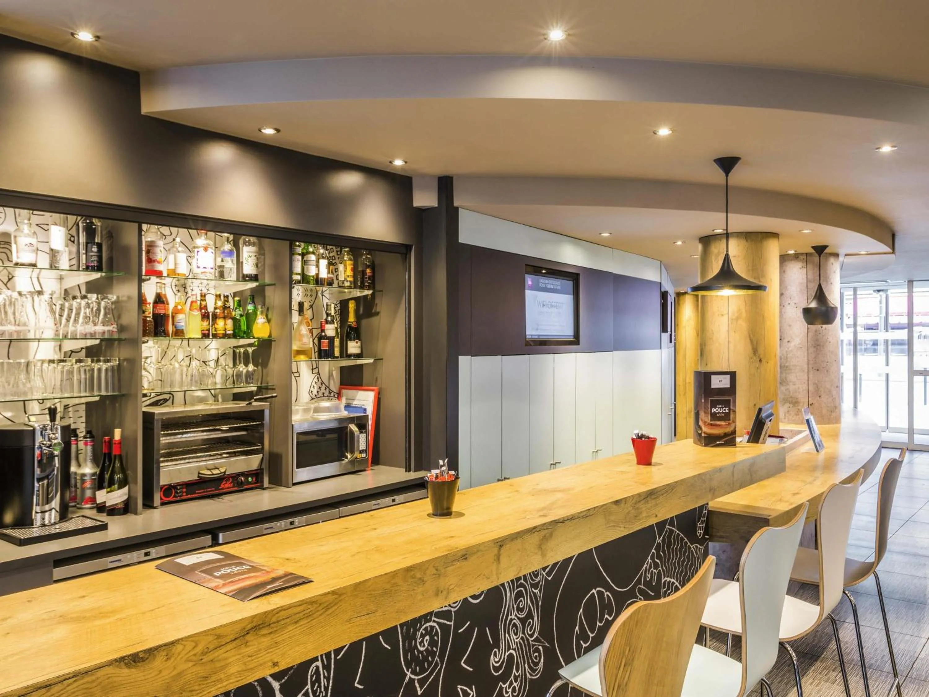 Lounge or bar in ibis Paris Gare de Lyon Ledru Rollin
