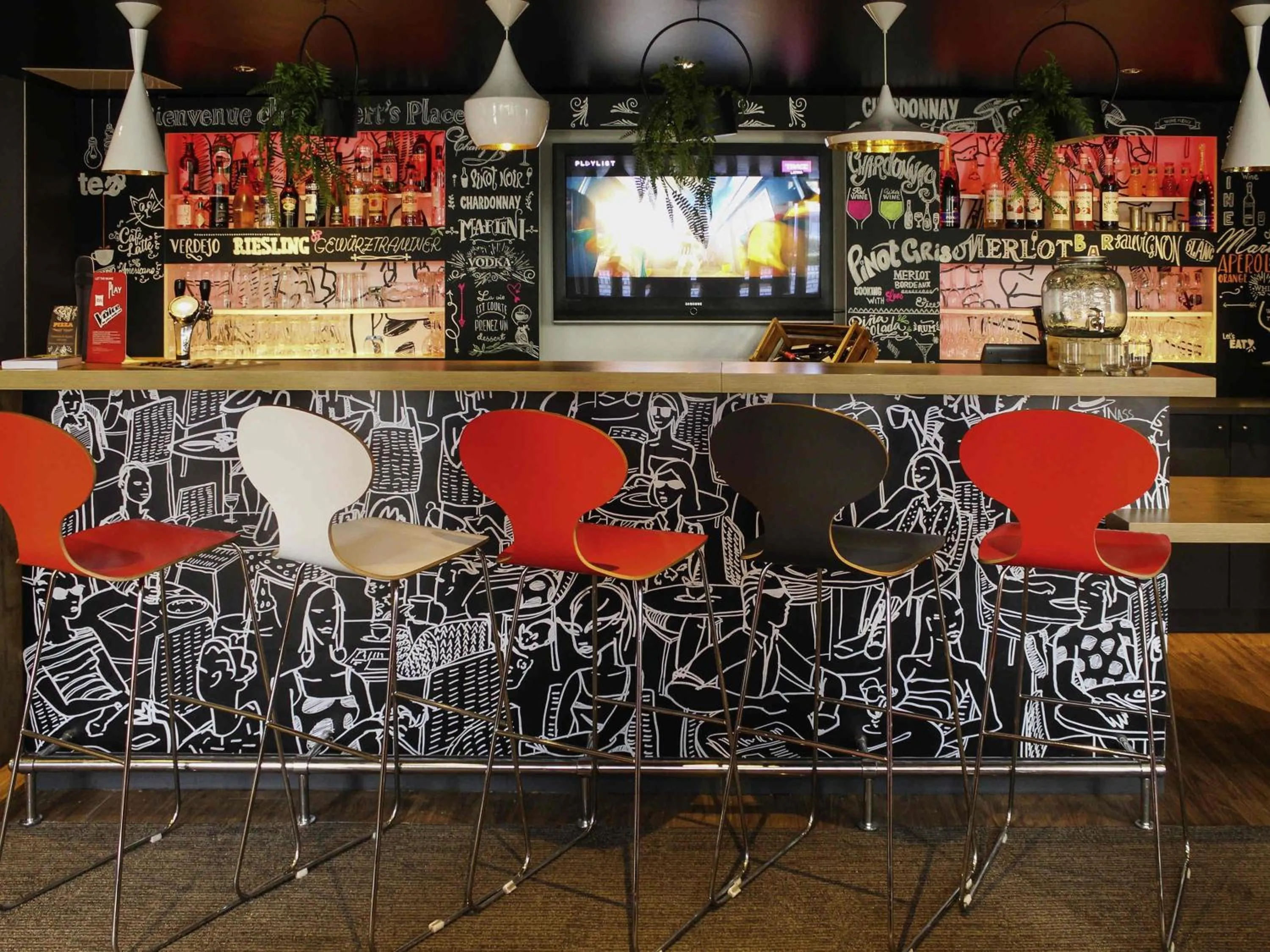 Lounge or bar in ibis Paris Gennevilliers