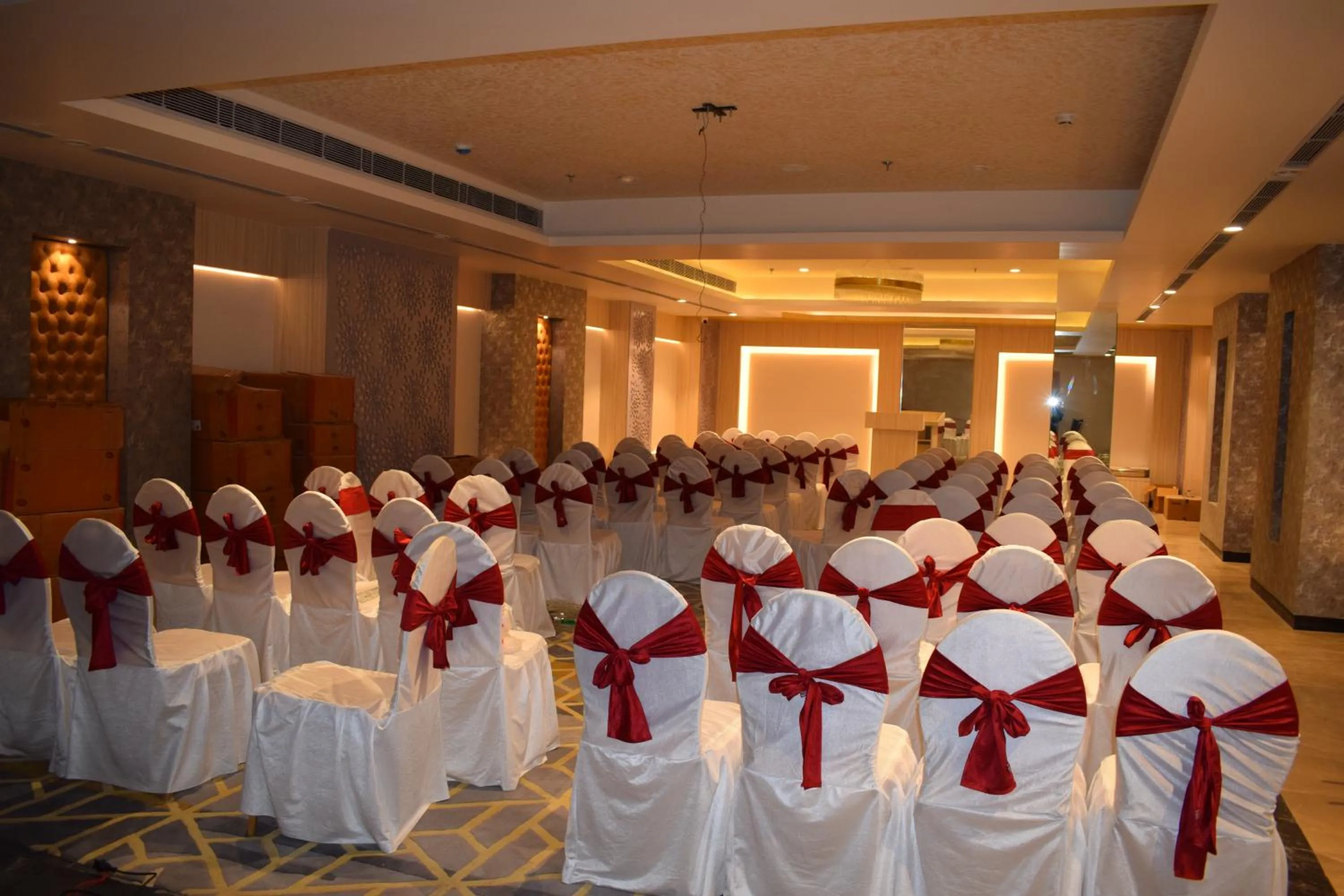 Banquet/Function facilities in Hotel Deep Clarks Inn Lucknow