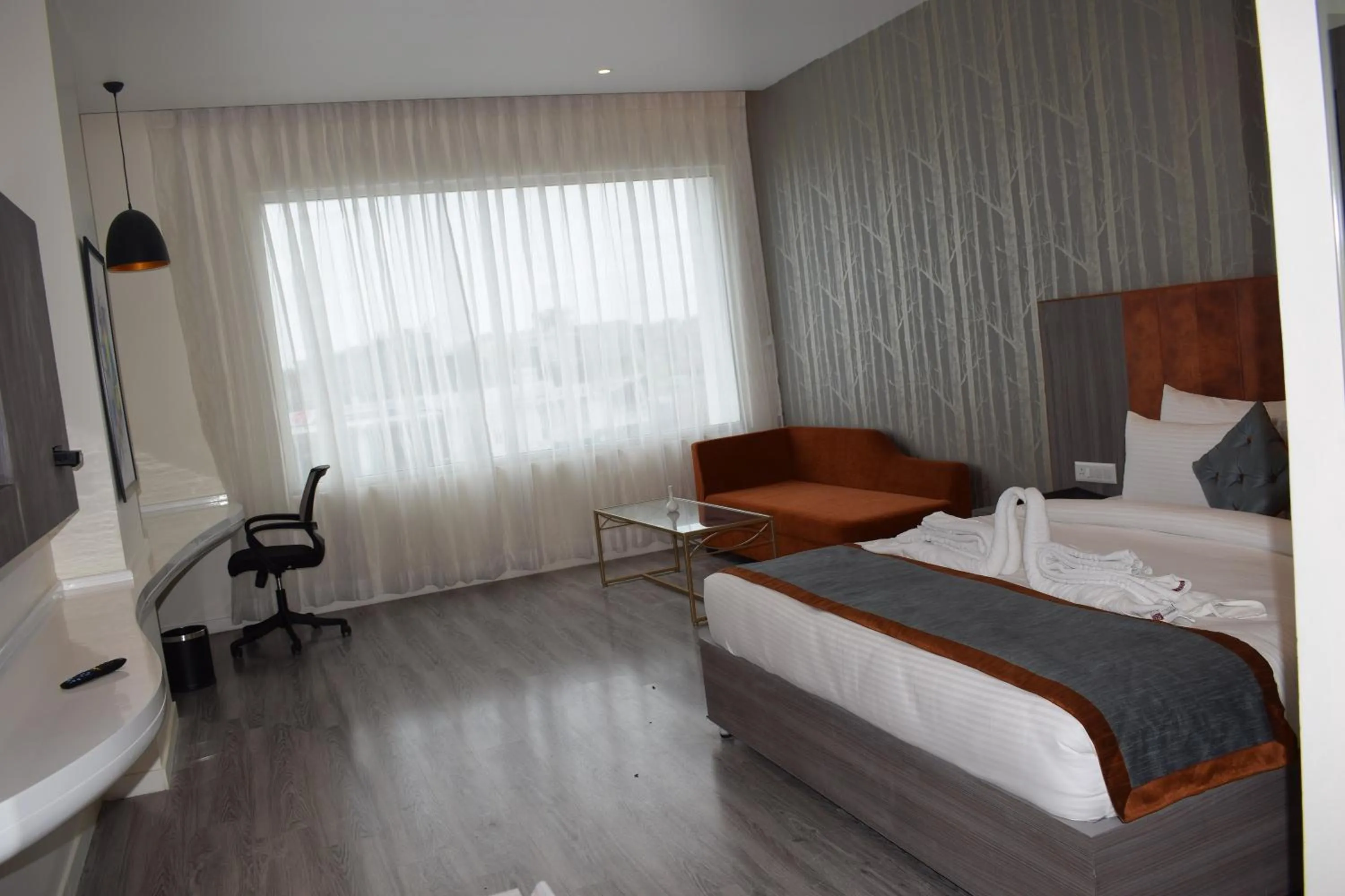 Bed in Hotel Deep Clarks Inn Lucknow