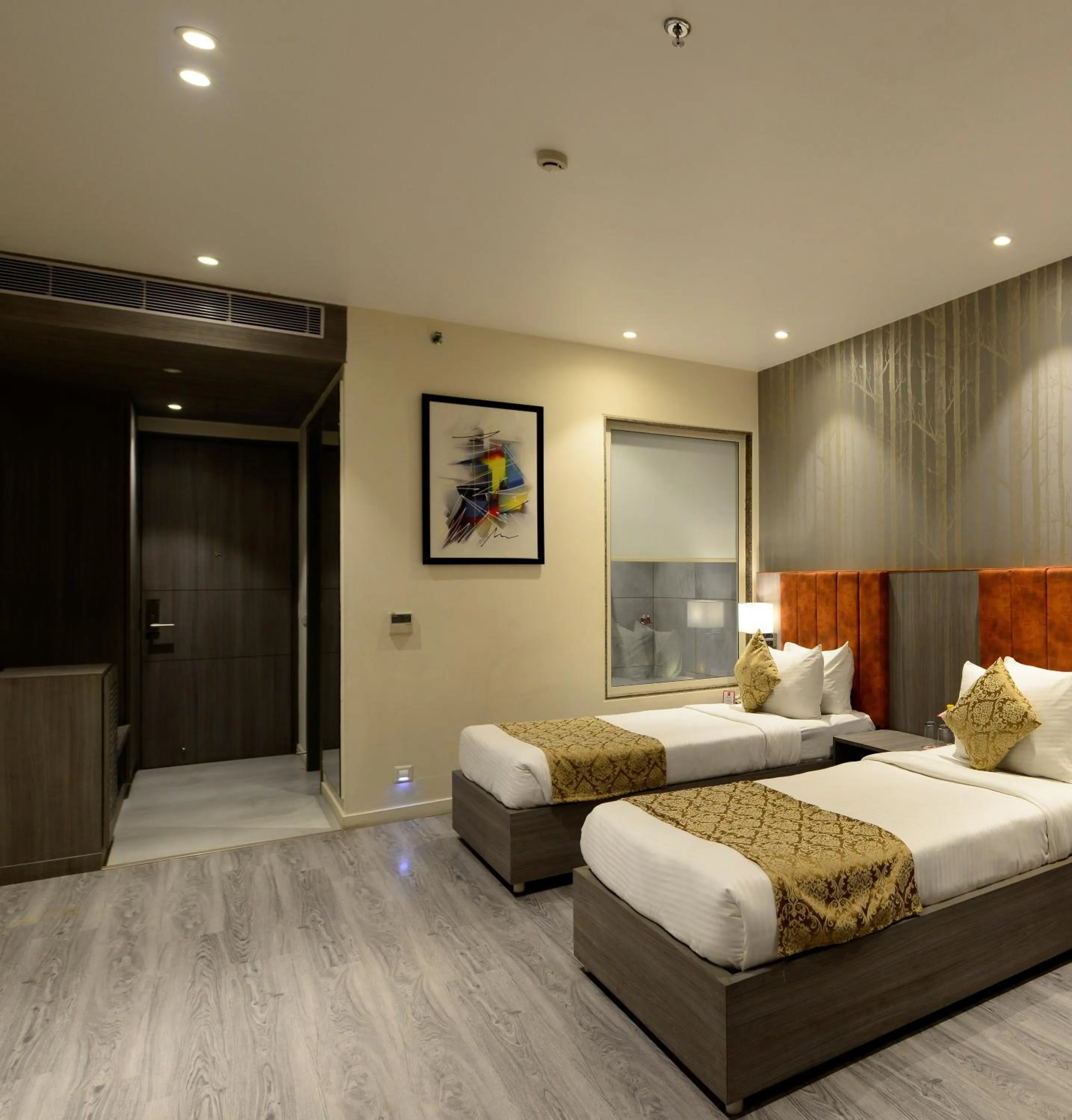 Bed in Hotel Deep Clarks Inn Lucknow