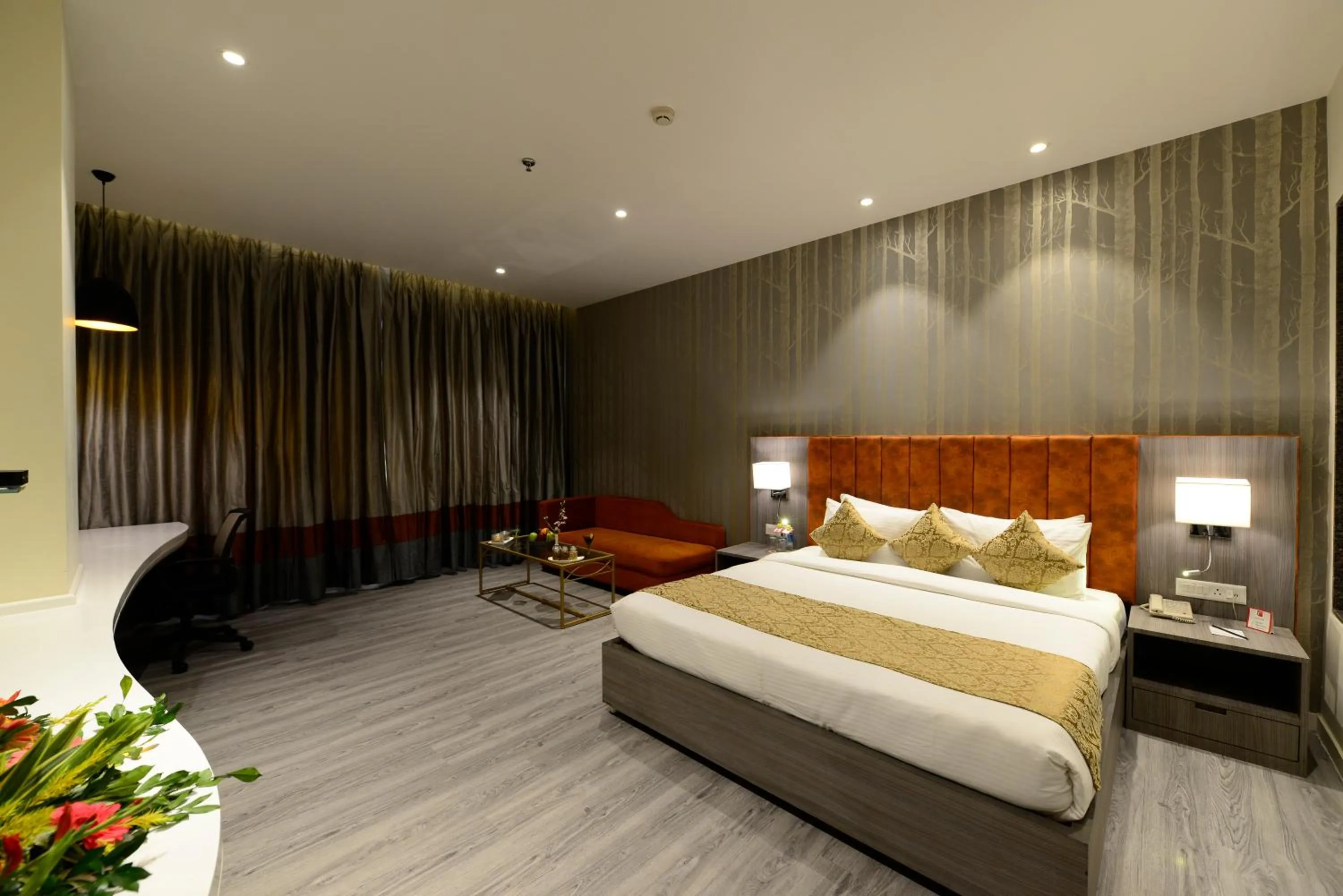 Bed in Hotel Deep Clarks Inn Lucknow