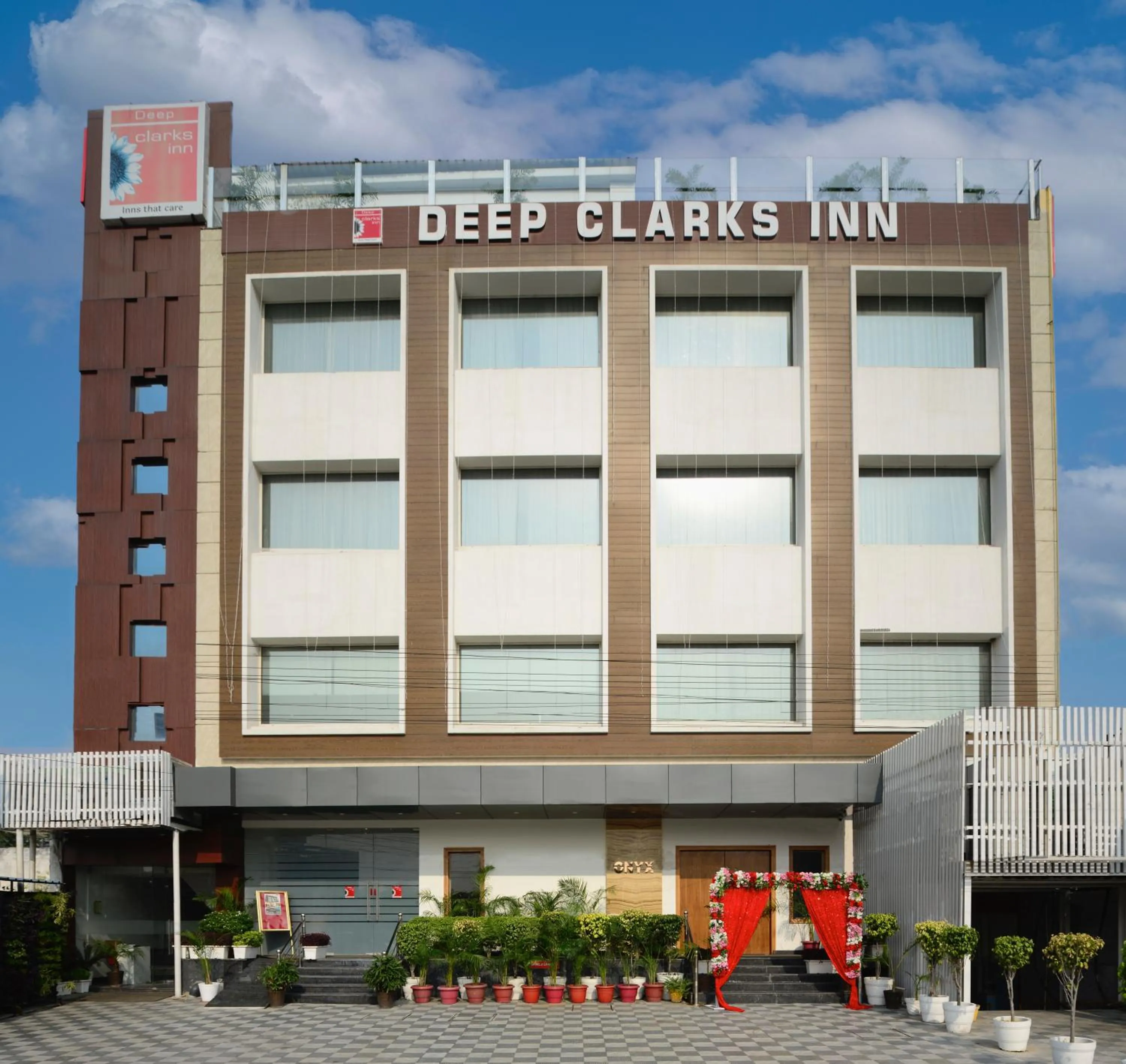 Property building in Hotel Deep Clarks Inn Lucknow