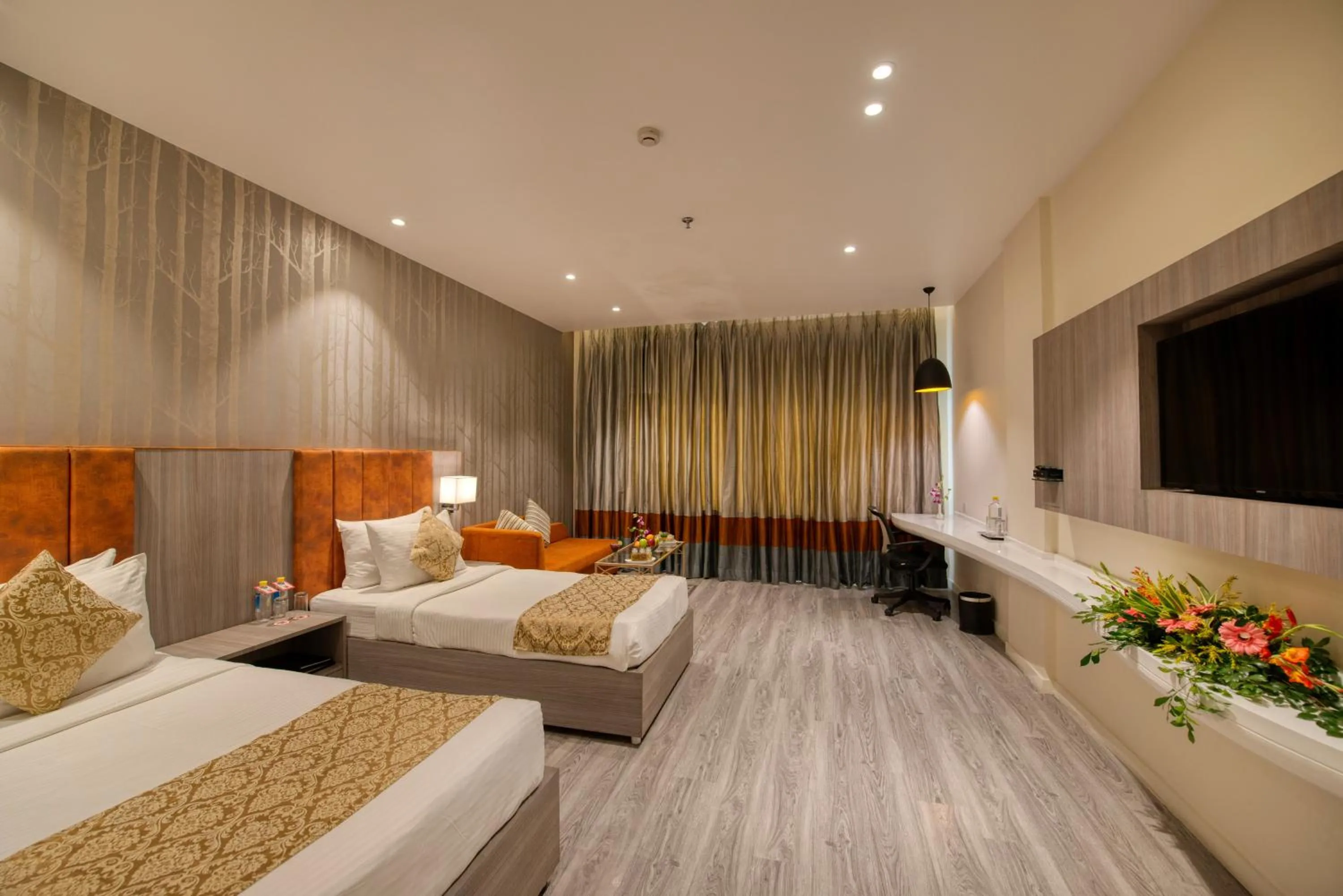 Bed in Hotel Deep Clarks Inn Lucknow