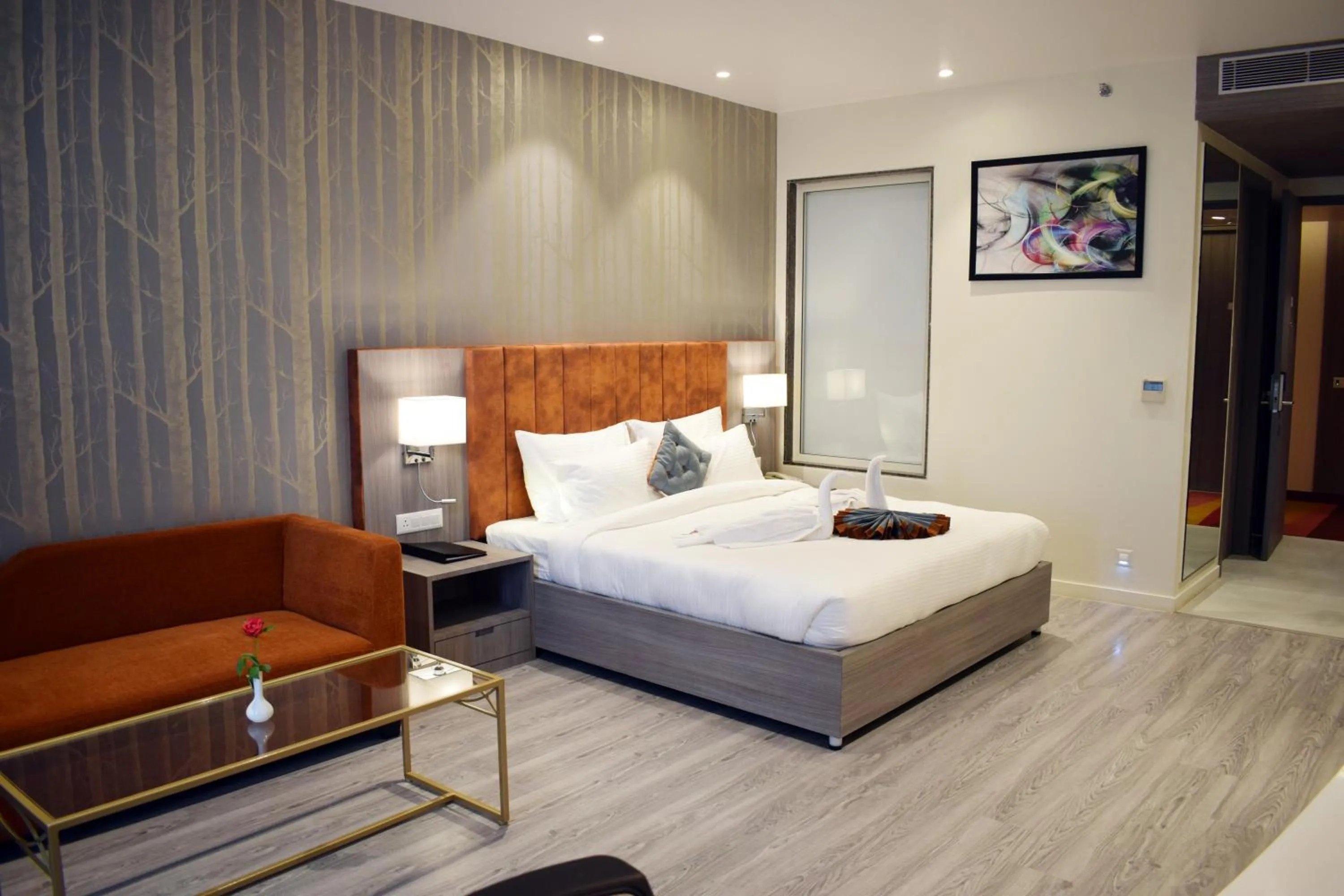 Bed in Hotel Deep Clarks Inn Lucknow