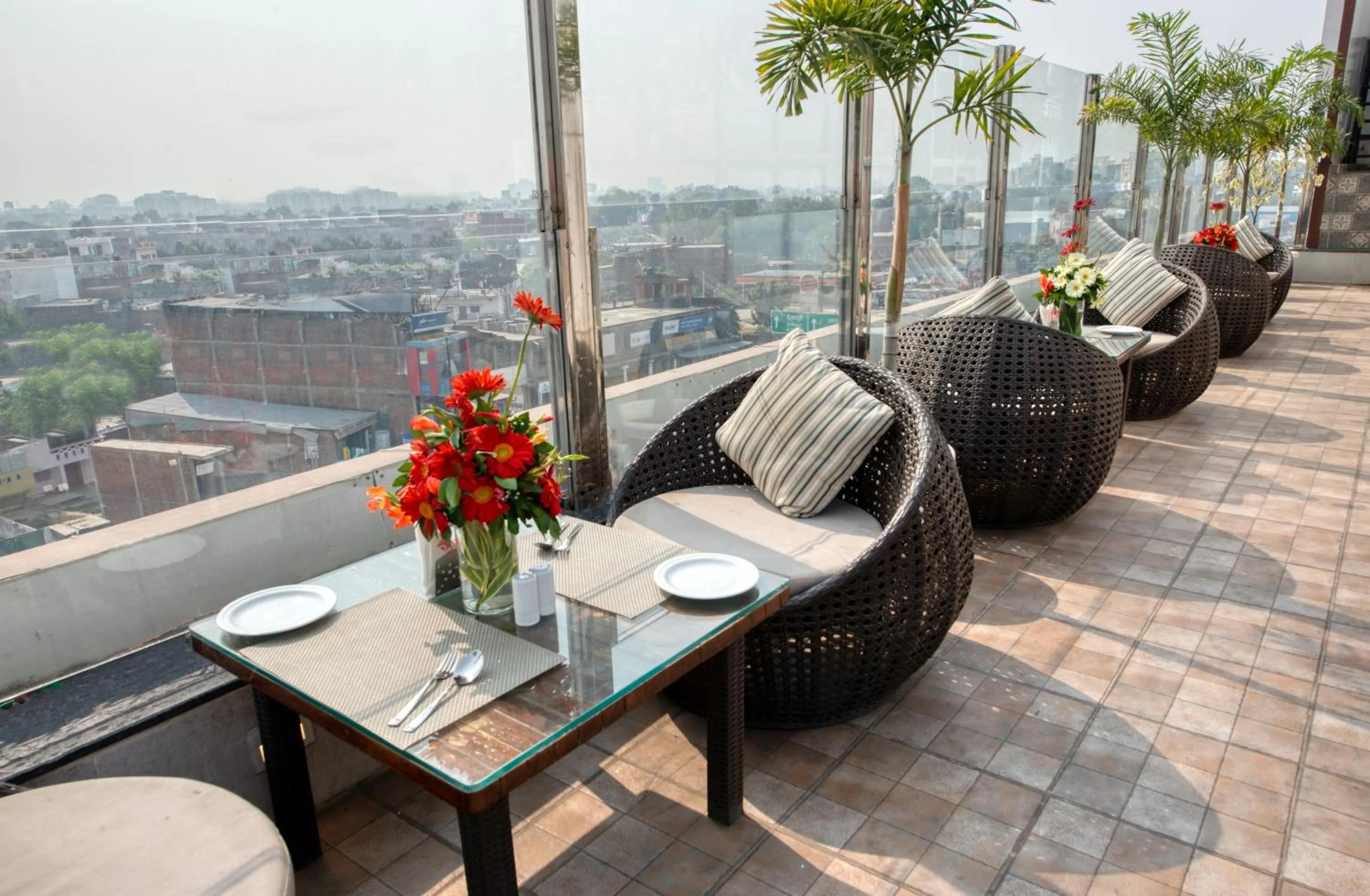 Hotel Deep Clarks Inn Lucknow