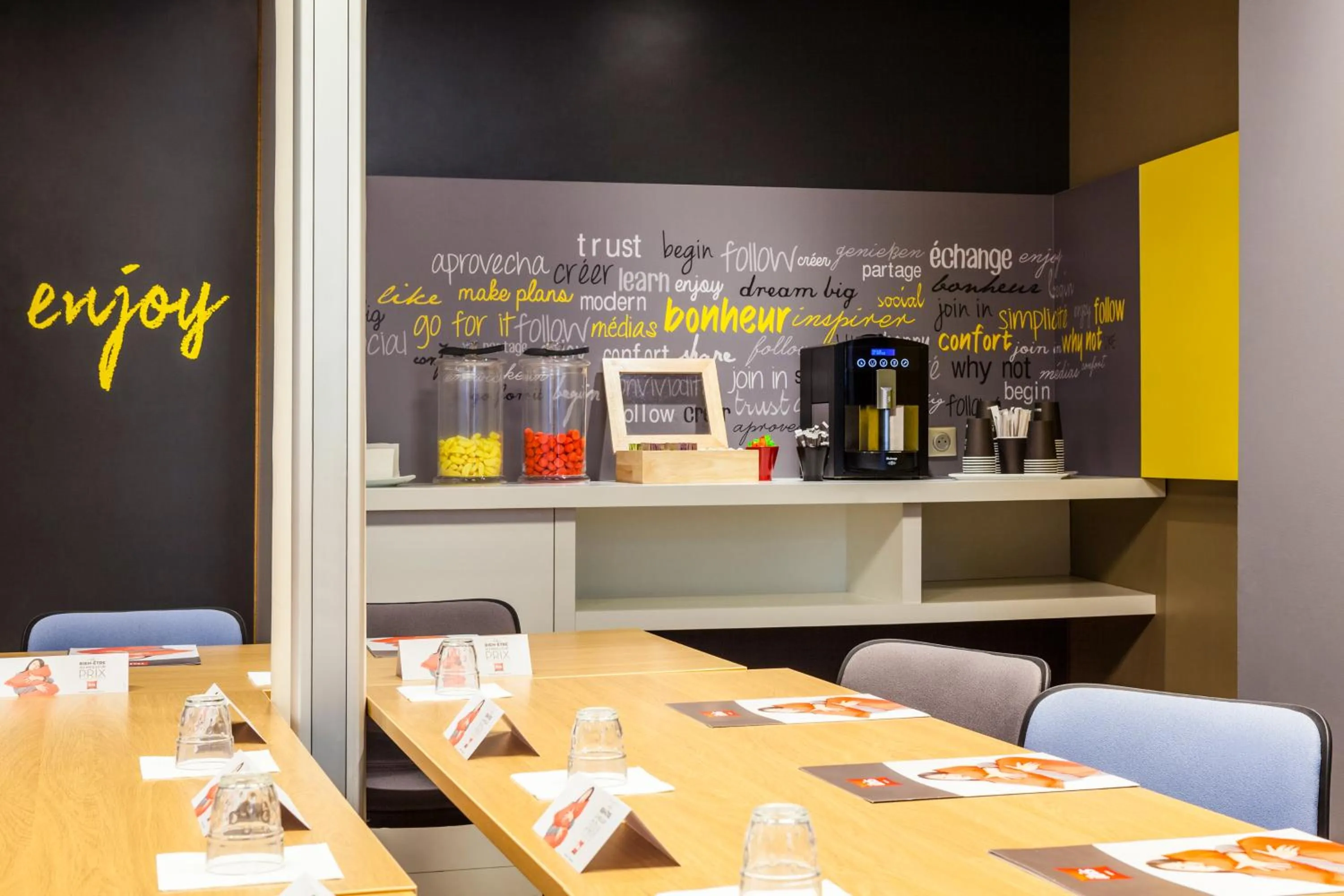 Meeting/conference room in ibis Paris Gare De L'Est TGV