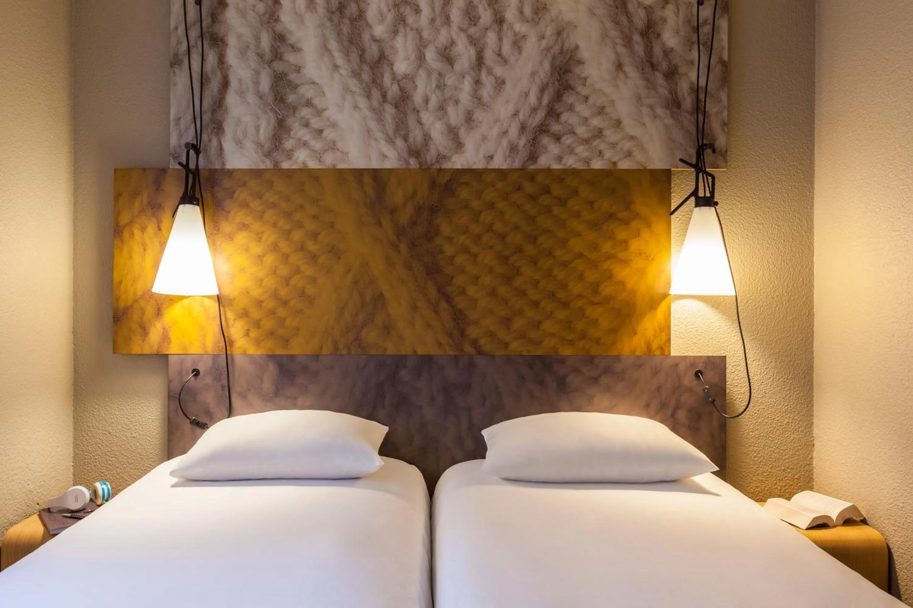 Bed in ibis Paris Gare De L'Est TGV