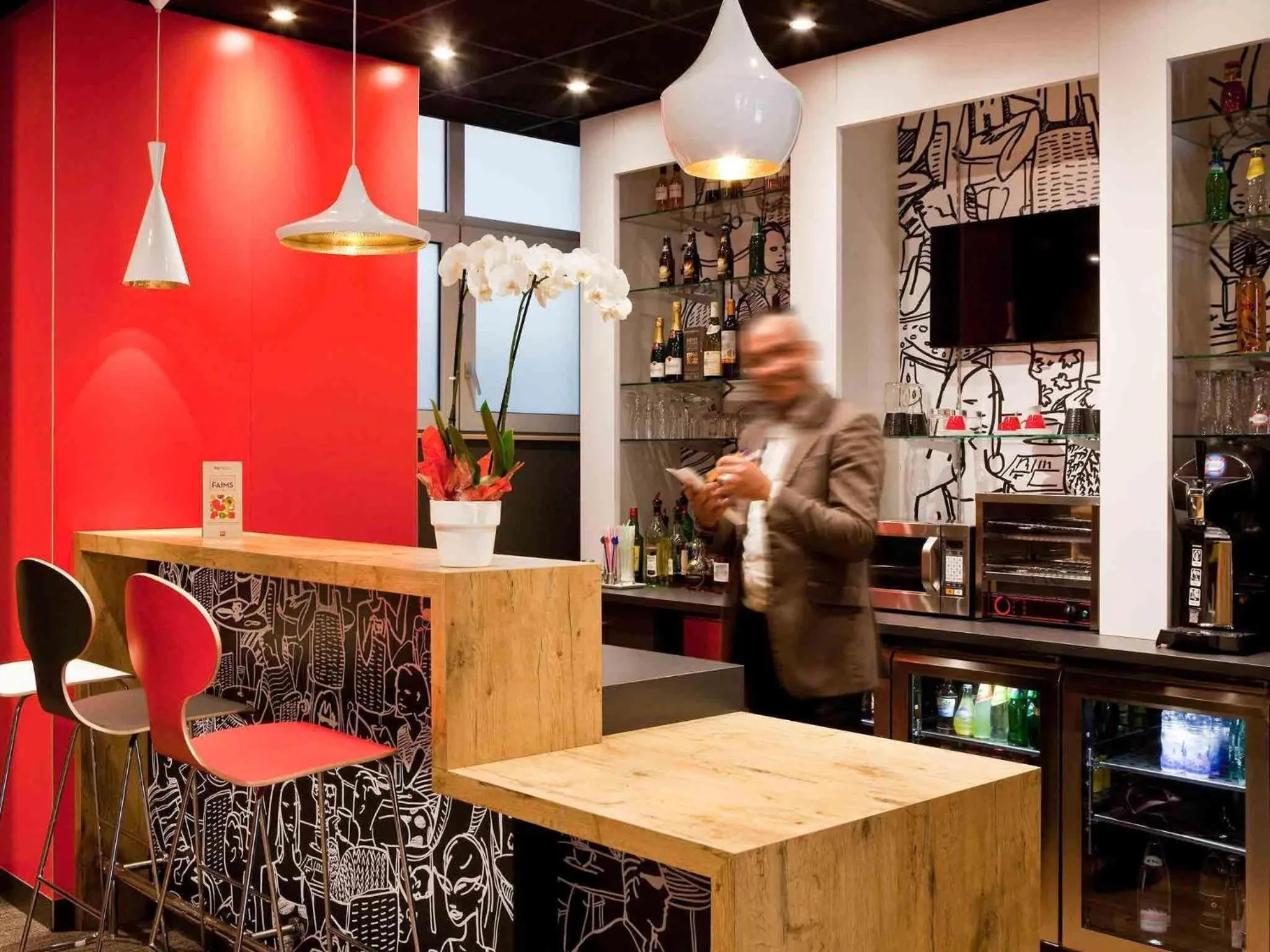 Lounge or bar in ibis Paris Gare De L'Est TGV