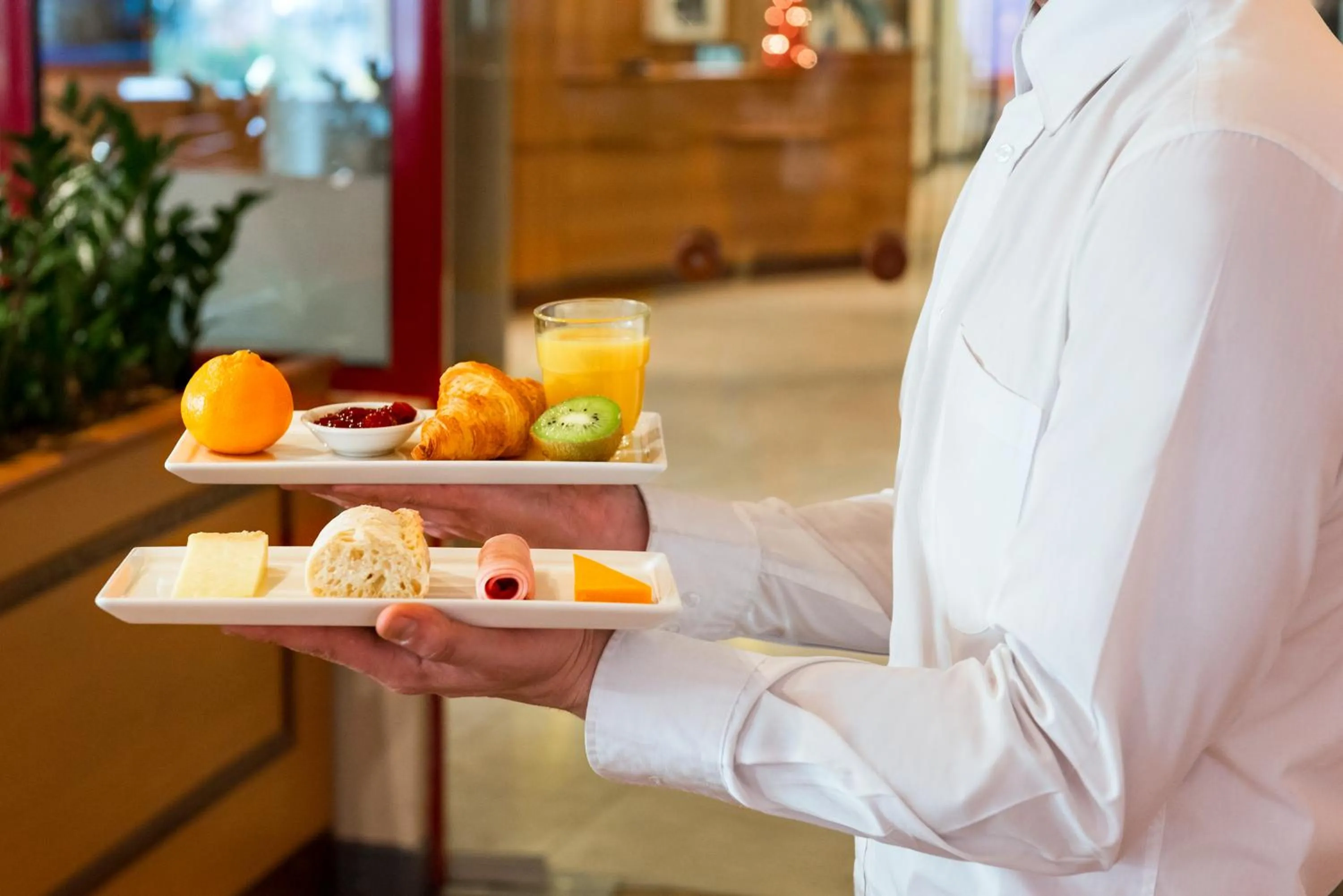 Continental breakfast in ibis Paris Gare De L'Est TGV