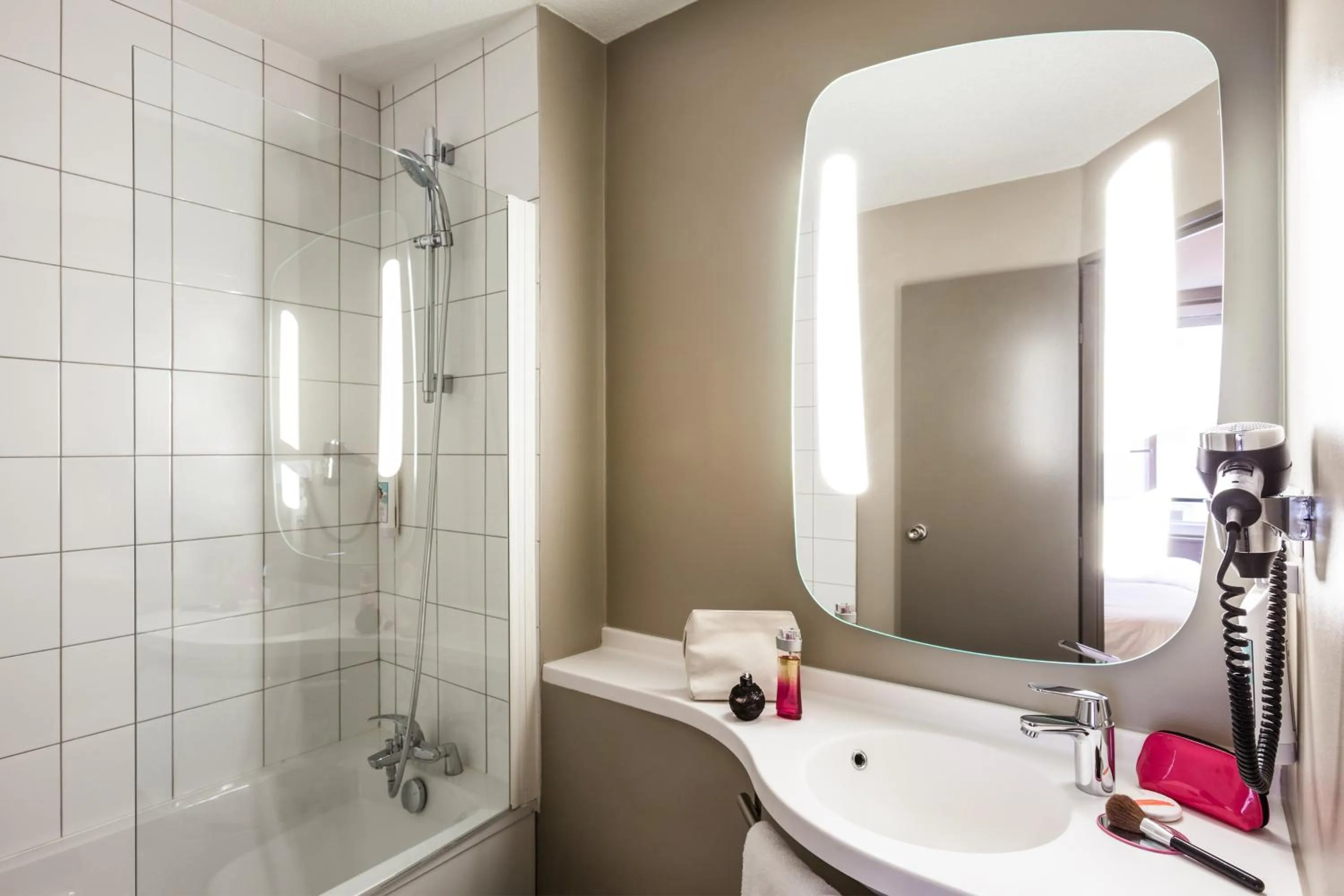 Bathroom in ibis Paris Gare De L'Est TGV