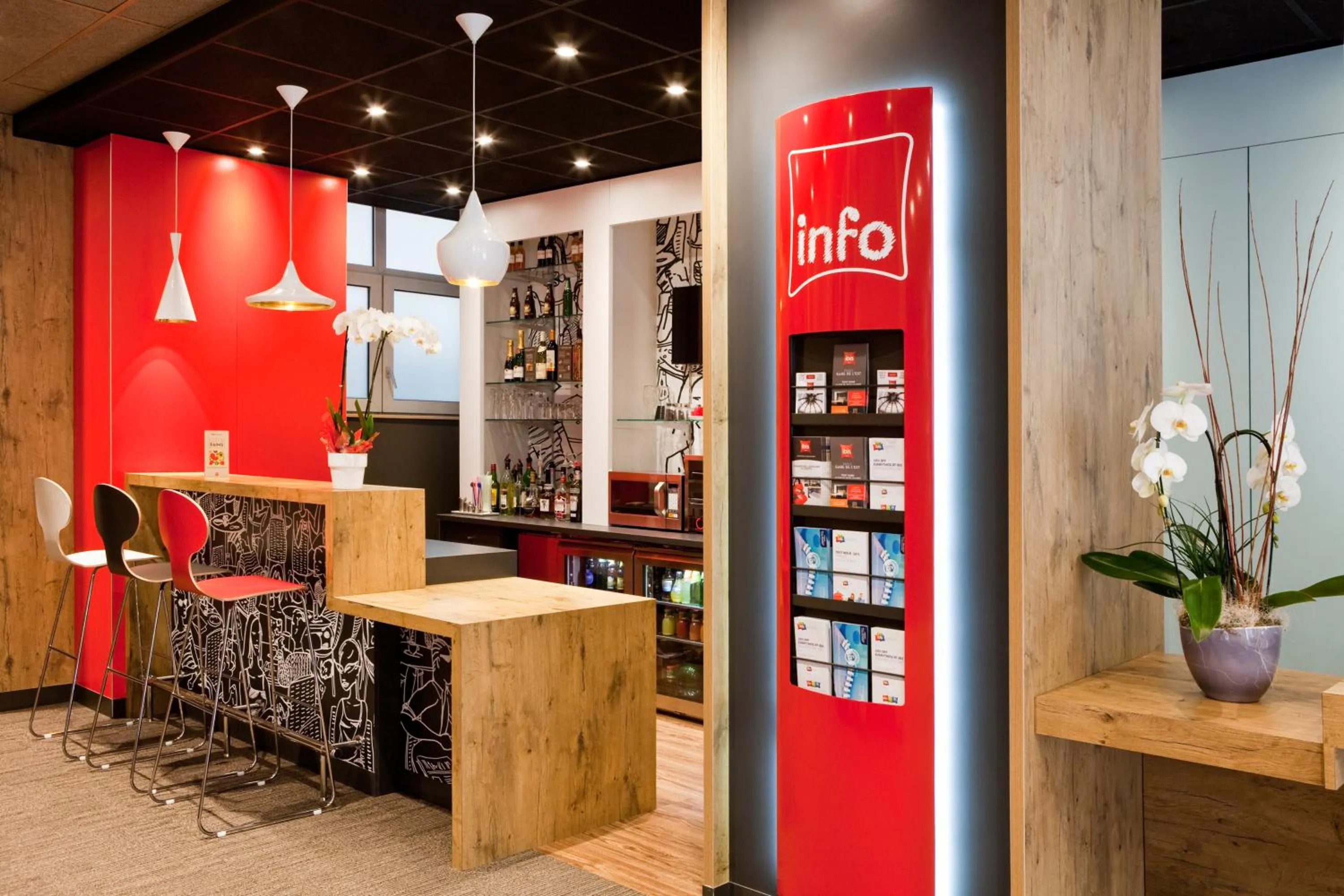 Lounge or bar in ibis Paris Gare De L'Est TGV