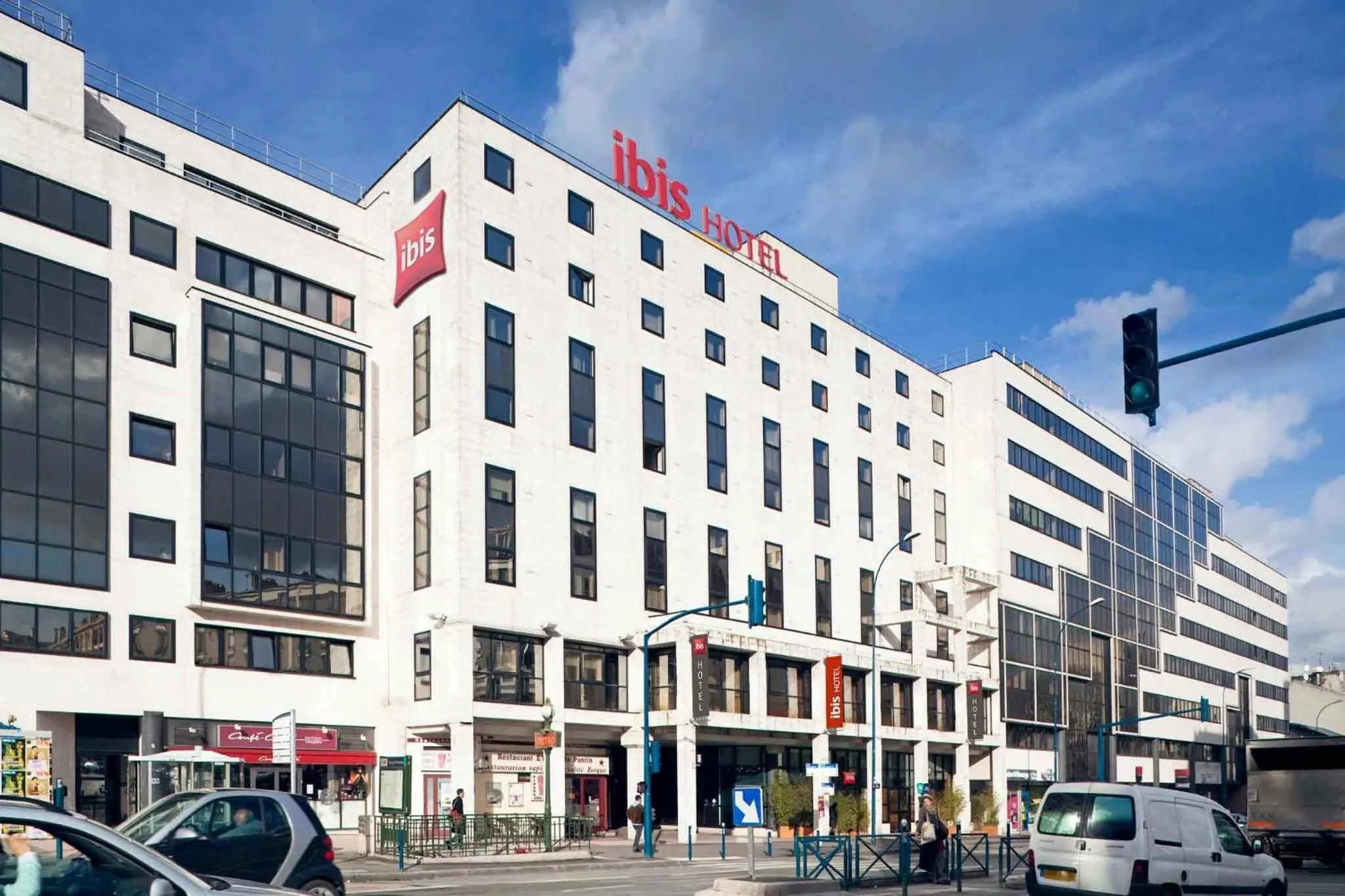 Property building in ibis Paris Pantin Eglise