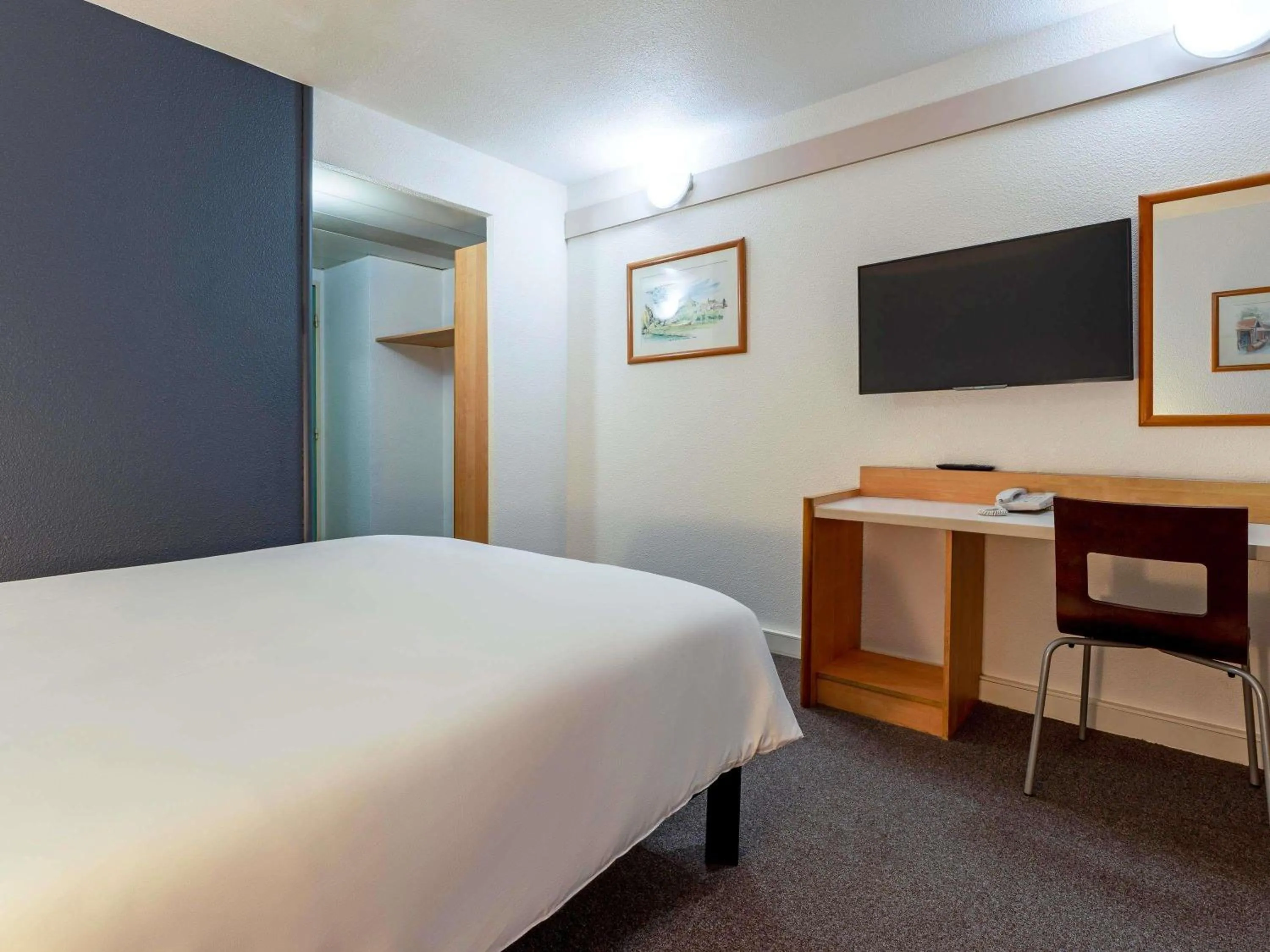 Bedroom, Bed in ibis Paris Pantin Eglise