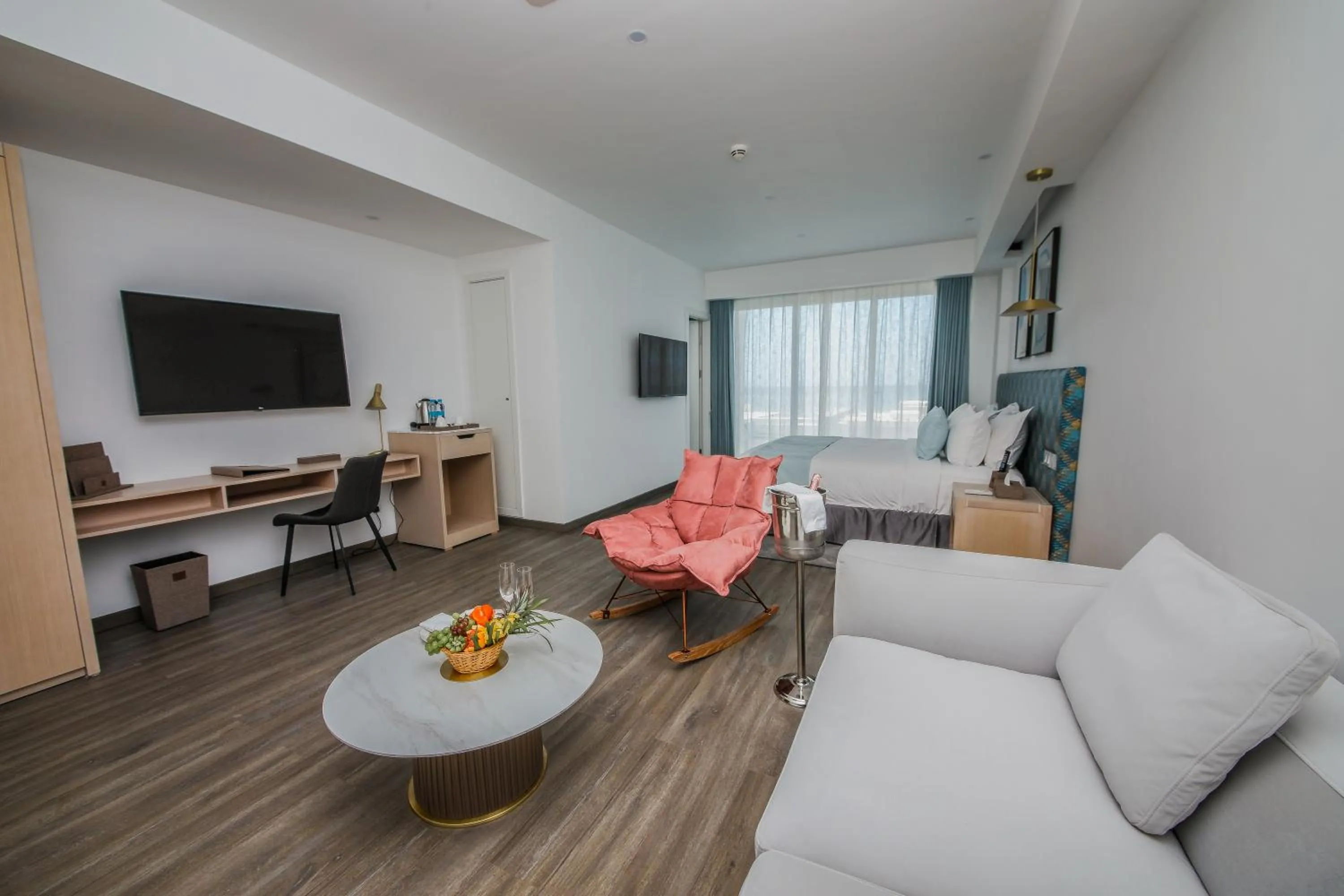 TV and multimedia in Ocean V Hotel