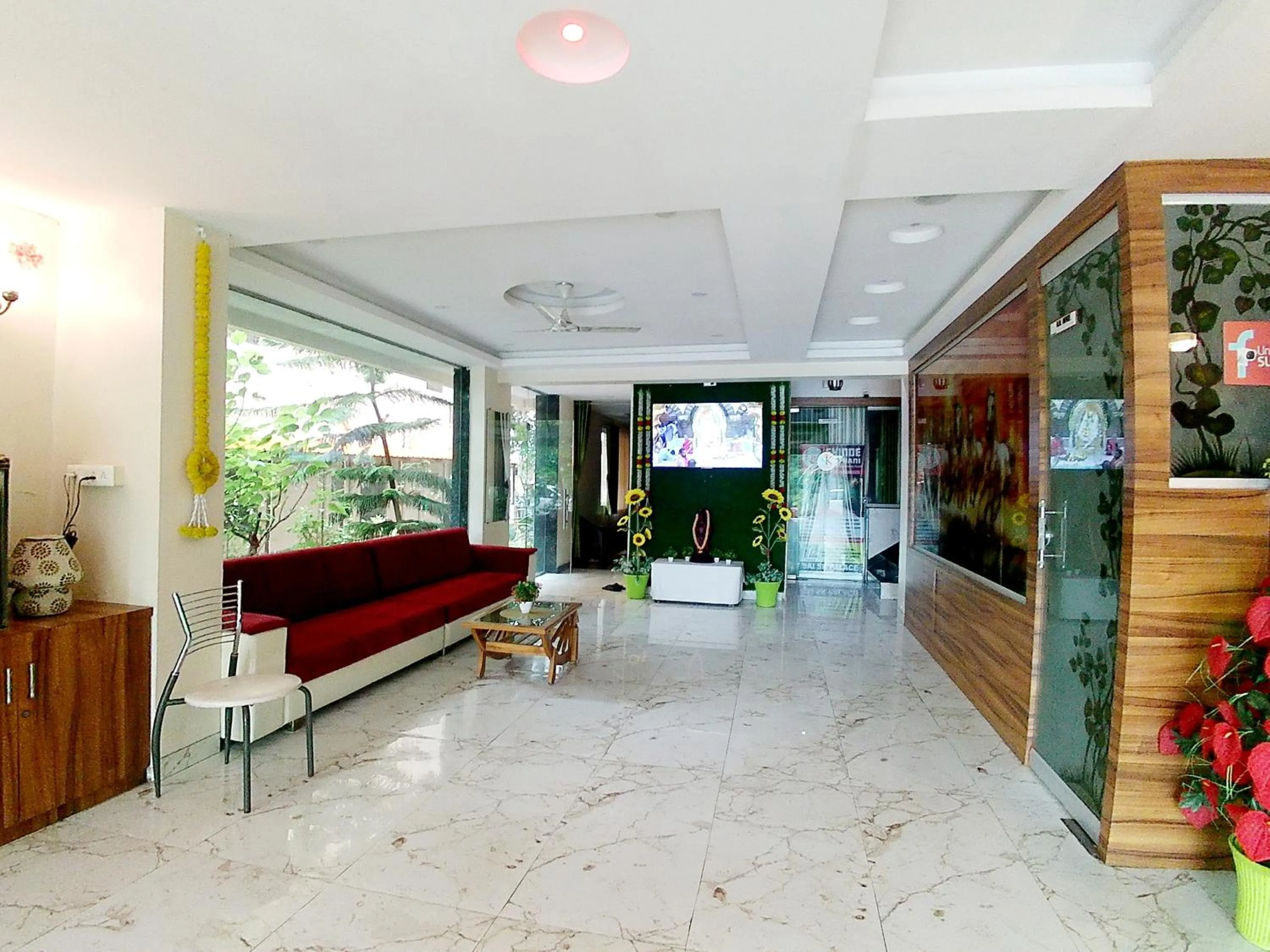 TV and multimedia in Hotel Sai SK Palace