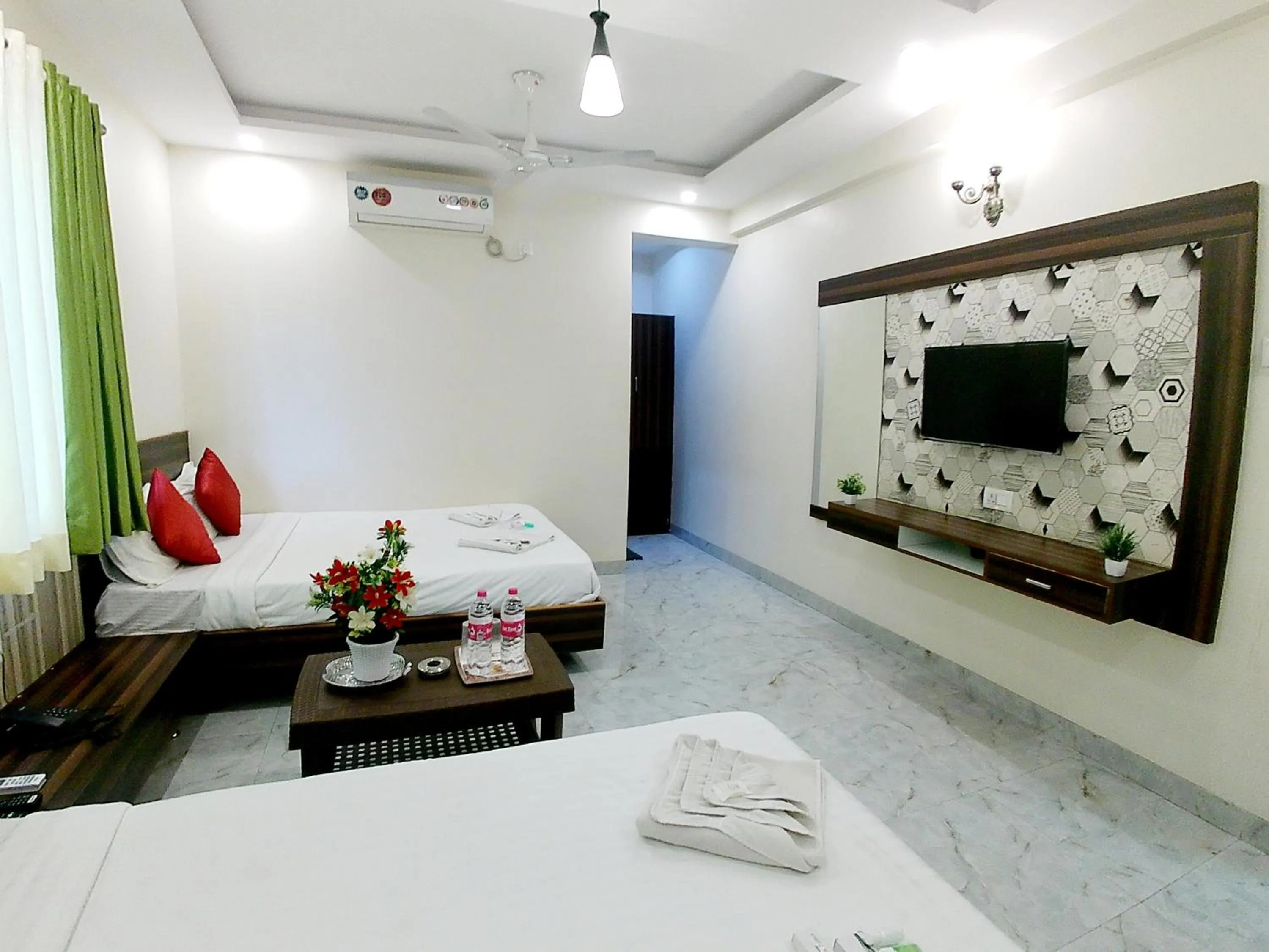 Bed in Hotel Sai SK Palace