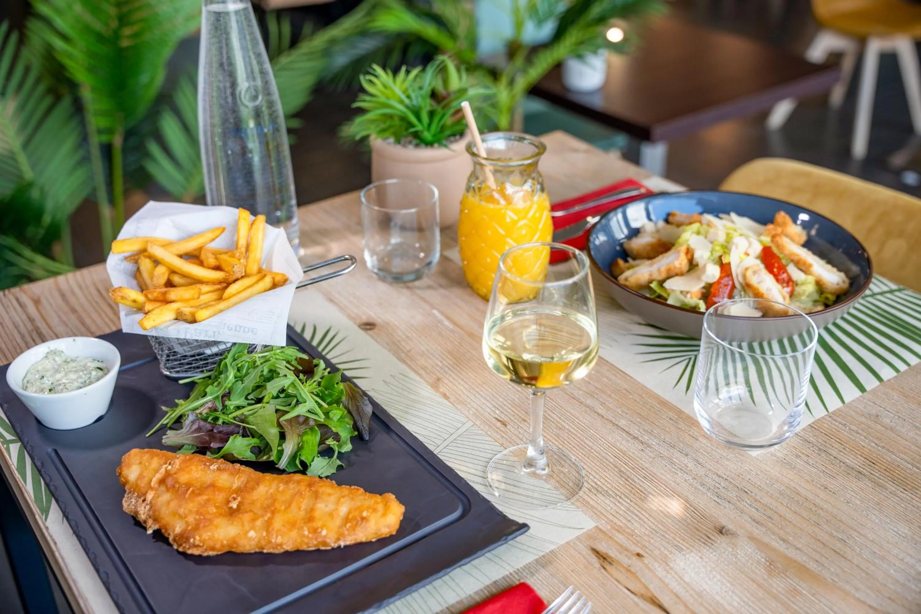 Restaurant/places to eat in ibis Paris 17 Clichy-Batignolles