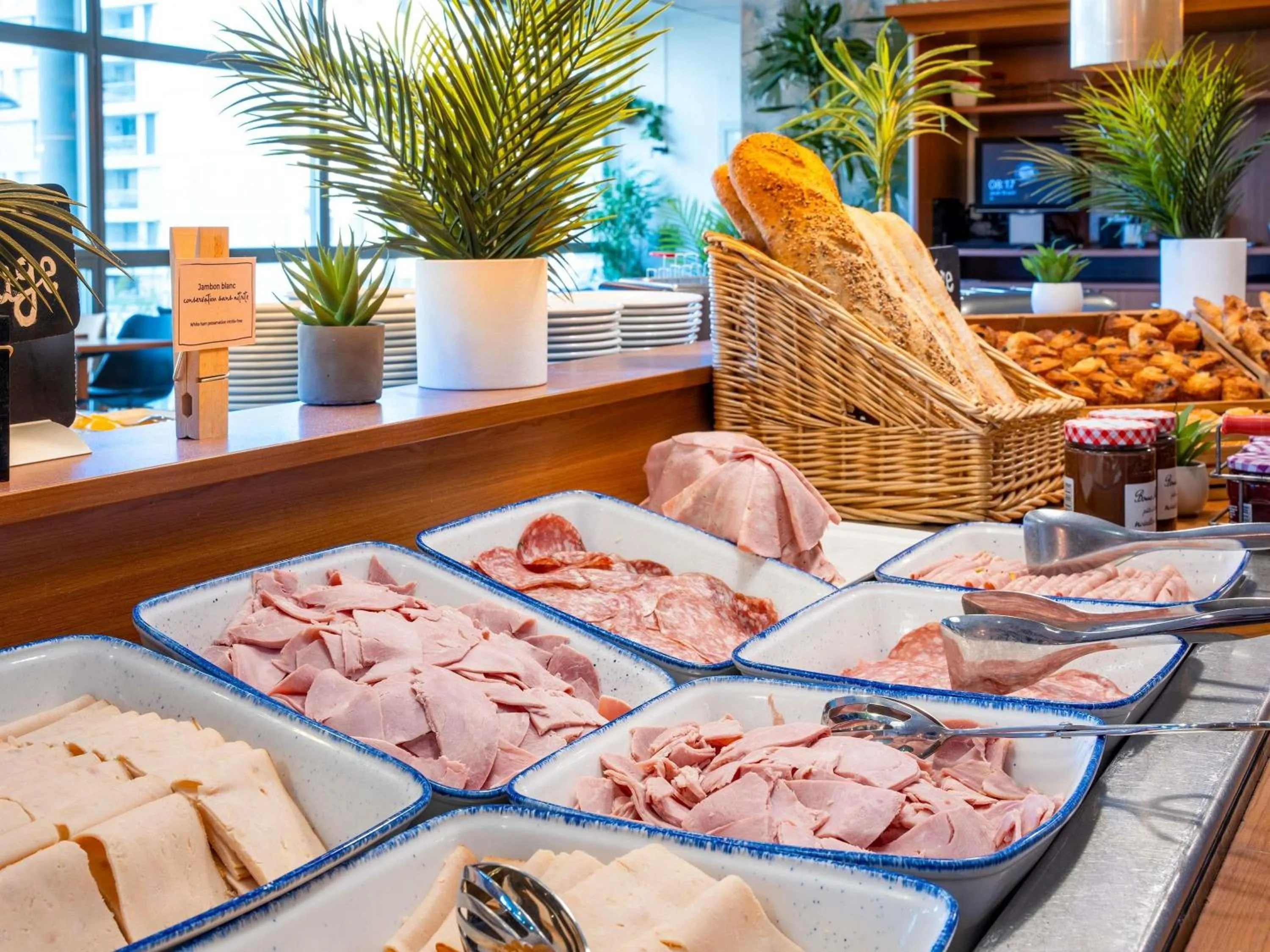 Breakfast in ibis Paris 17 Clichy-Batignolles