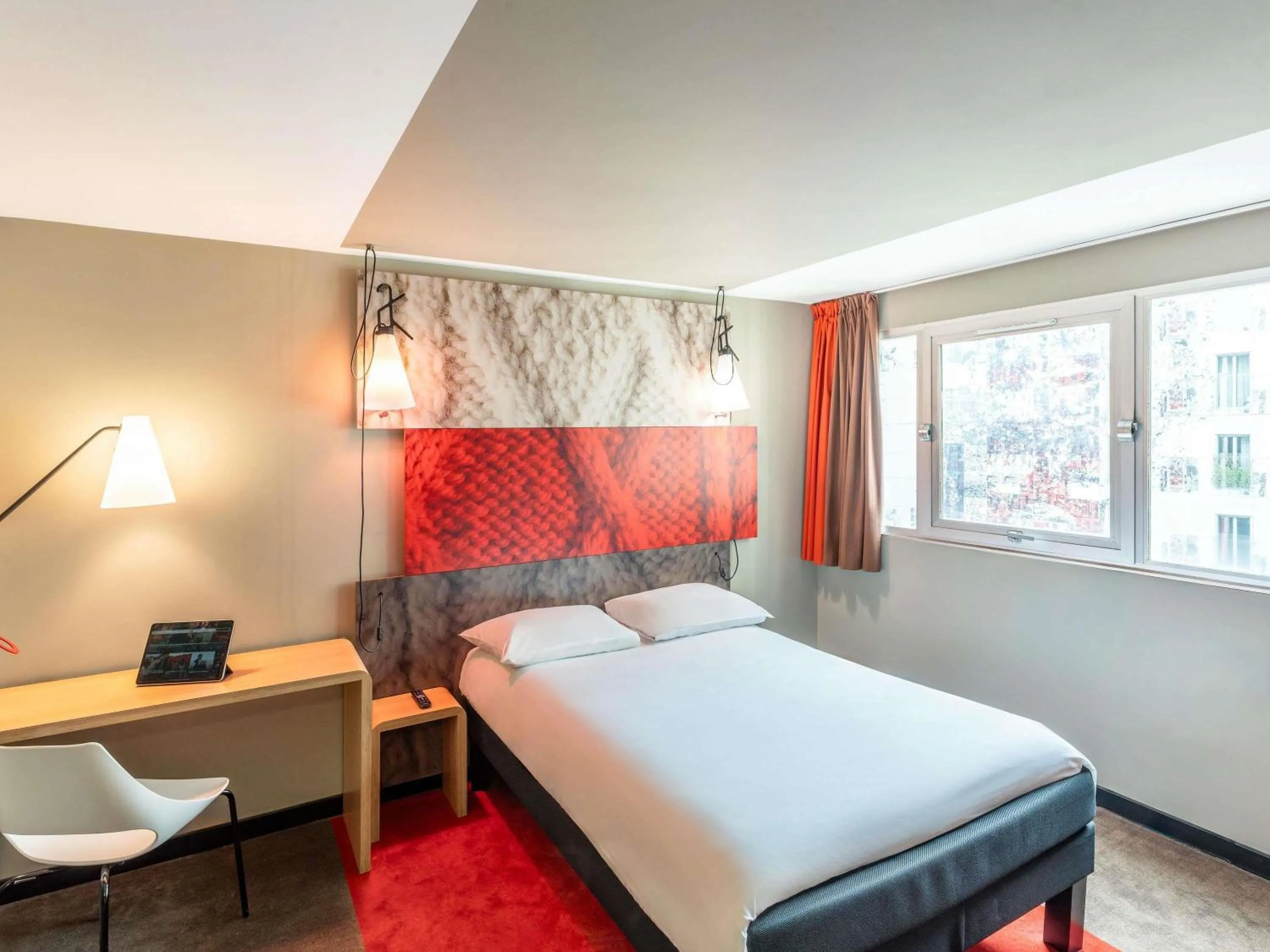 Bedroom, Bed in ibis Paris 17 Clichy-Batignolles