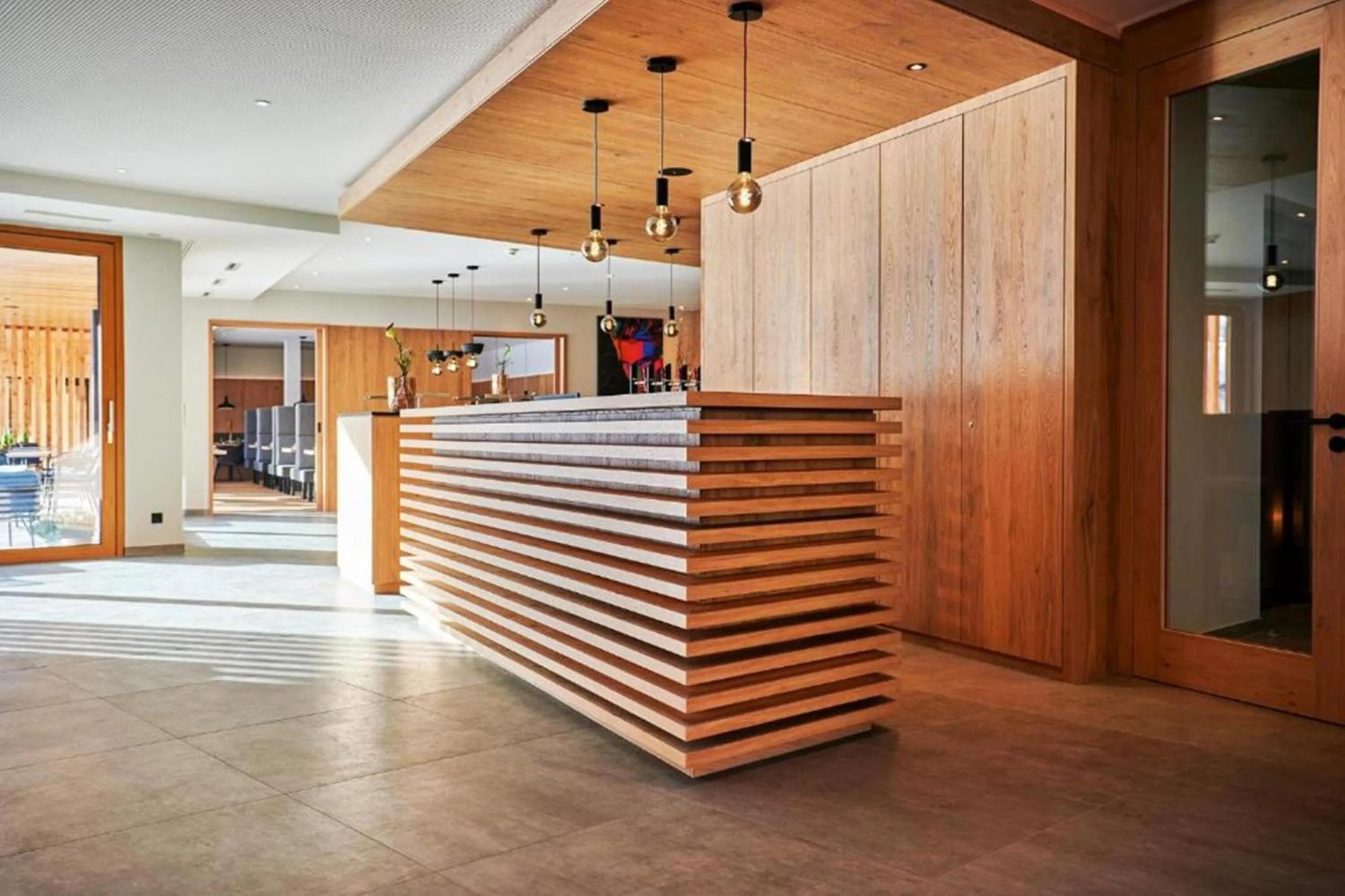 Lobby or reception in Wellness und Brunch Hotel MorgenZeit beheizter Naturpool mit Sandstrand Genuss Frühstück bis 13 Uhr Hochkönig Sommercard