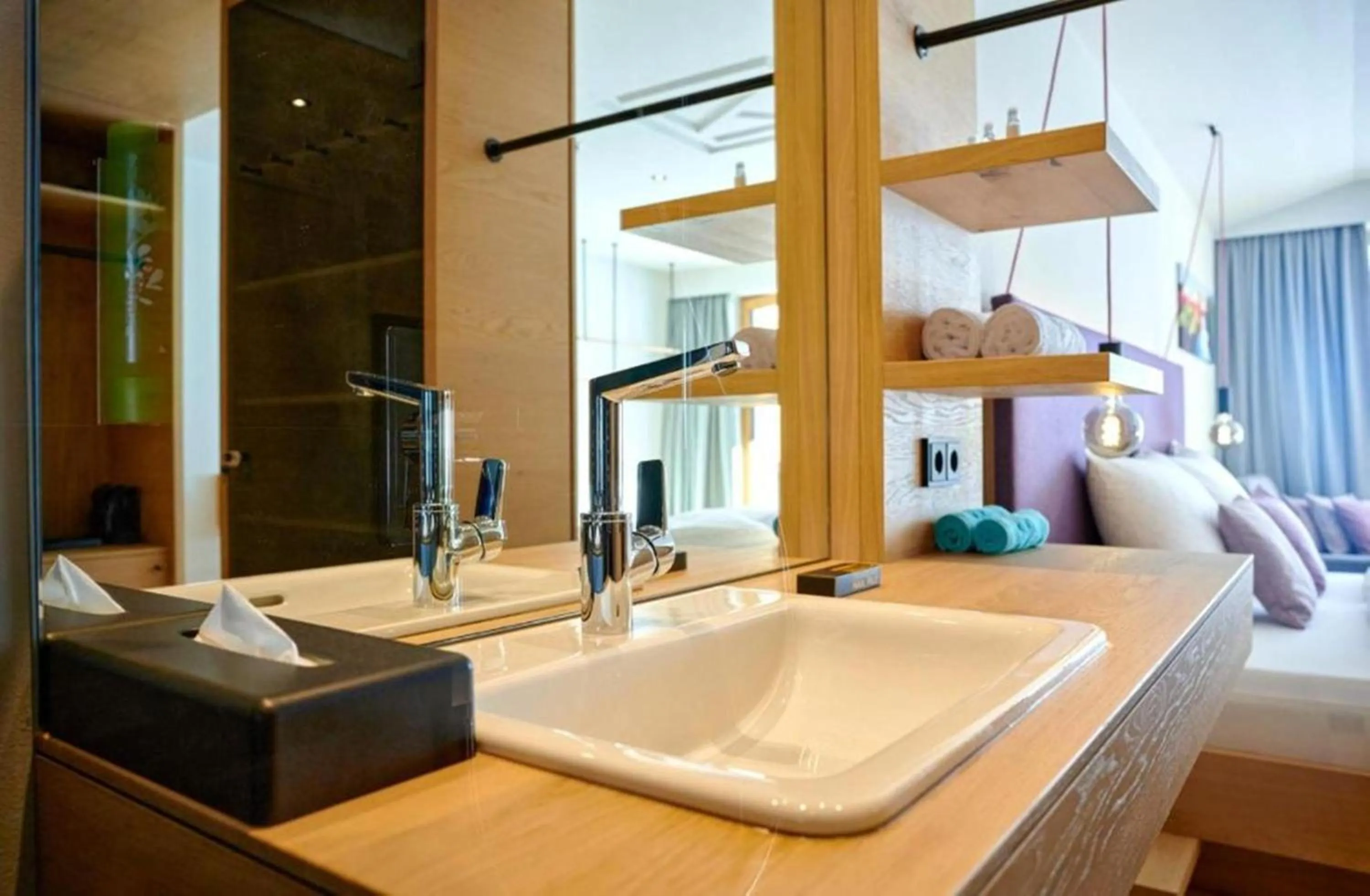 Bathroom in Wellness und Brunch Hotel MorgenZeit beheizter Naturpool mit Sandstrand Genuss Frühstück bis 13 Uhr Hochkönig Sommercard