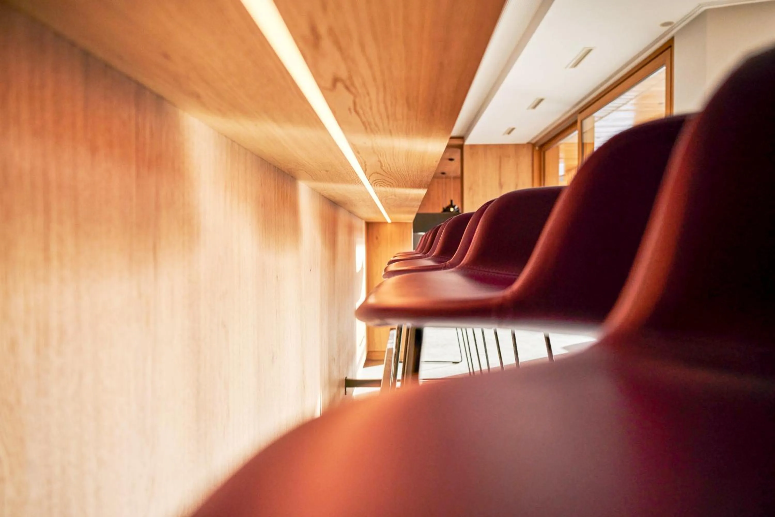 Lounge or bar in Wellness und Brunch Hotel MorgenZeit beheizter Naturpool mit Sandstrand Genuss Frühstück bis 13 Uhr Hochkönig Sommercard