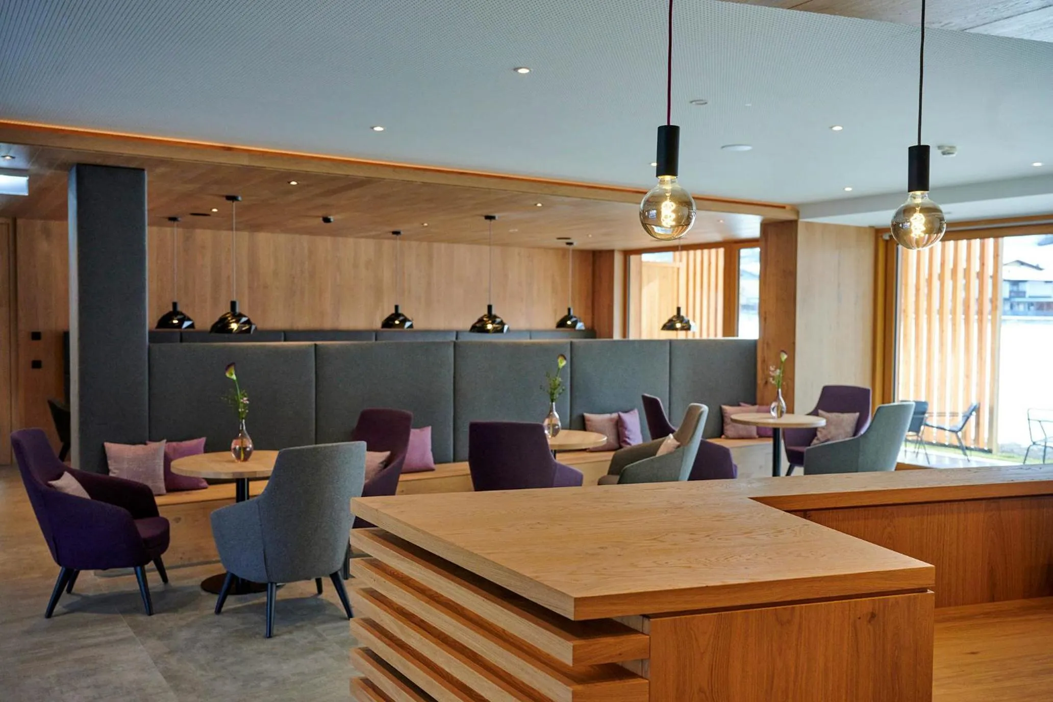 Lobby or reception in Wellness und Brunch Hotel MorgenZeit beheizter Naturpool mit Sandstrand Genuss Frühstück bis 13 Uhr Hochkönig Sommercard