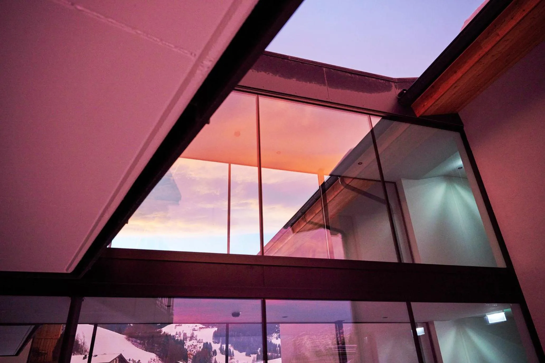 Property building in Wellness und Brunch Hotel MorgenZeit beheizter Naturpool mit Sandstrand Genuss Frühstück bis 13 Uhr Hochkönig Sommercard