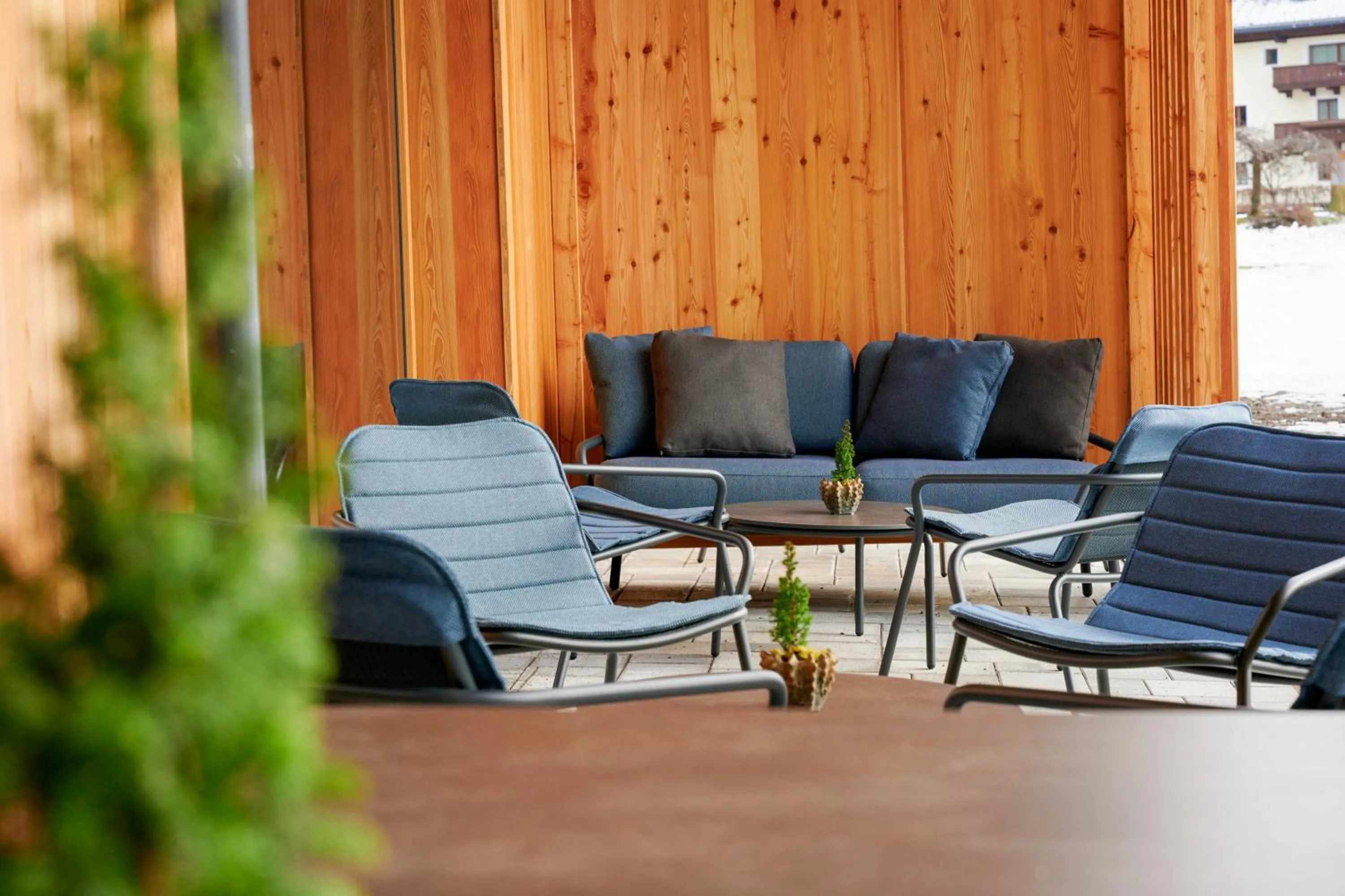 Balcony/Terrace in Wellness und Brunch Hotel MorgenZeit beheizter Naturpool mit Sandstrand Genuss Frühstück bis 13 Uhr Hochkönig Sommercard