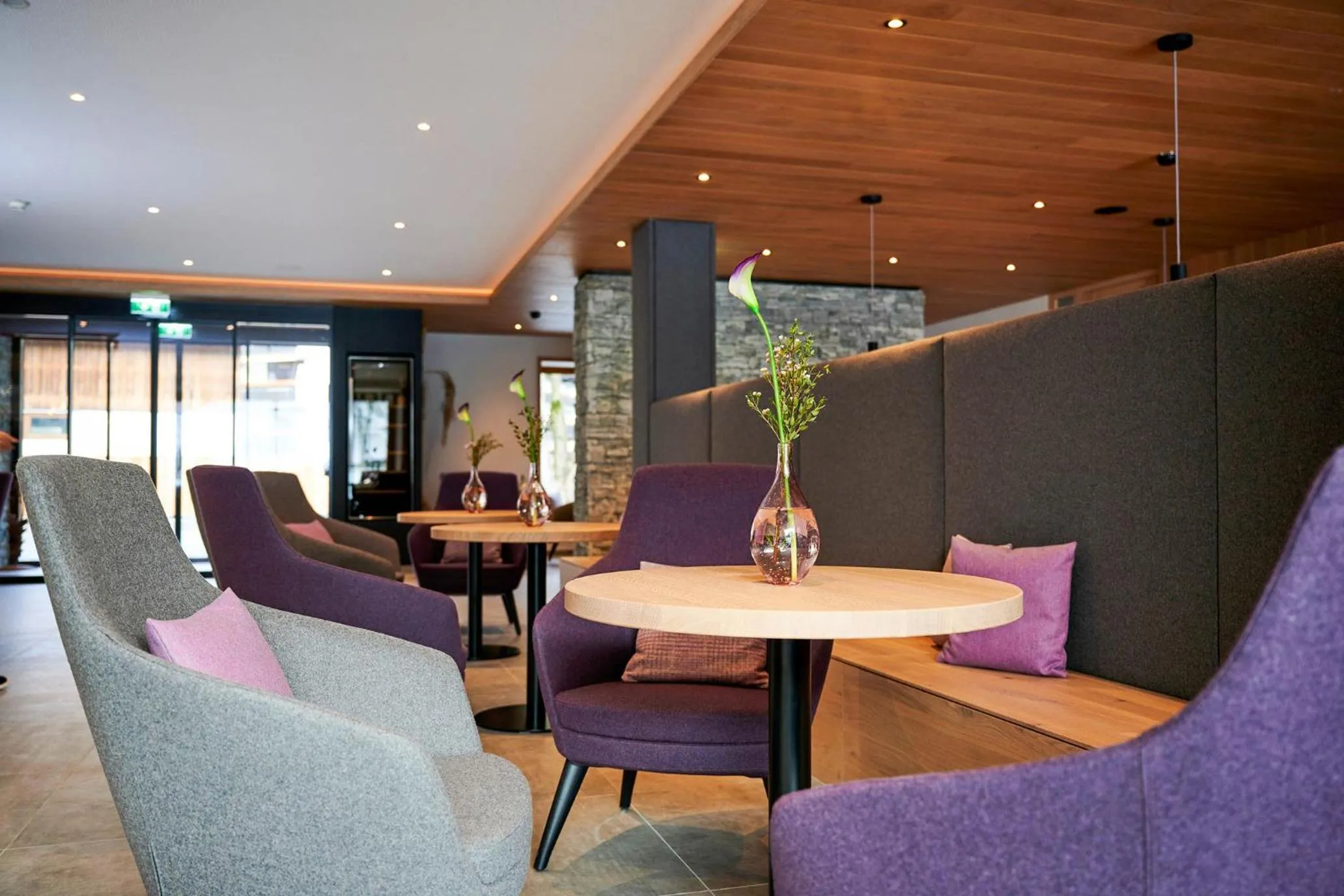 Lobby or reception in Wellness und Brunch Hotel MorgenZeit beheizter Naturpool mit Sandstrand Genuss Frühstück bis 13 Uhr Hochkönig Sommercard