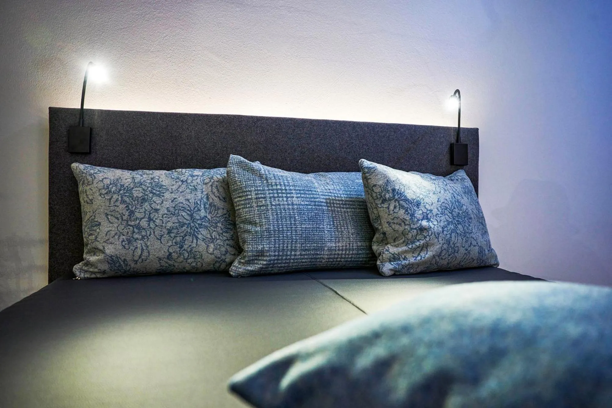 Spa and wellness centre/facilities, Bed in Wellness und Brunch Hotel MorgenZeit beheizter Naturpool mit Sandstrand Genuss Frühstück bis 13 Uhr Hochkönig Sommercard