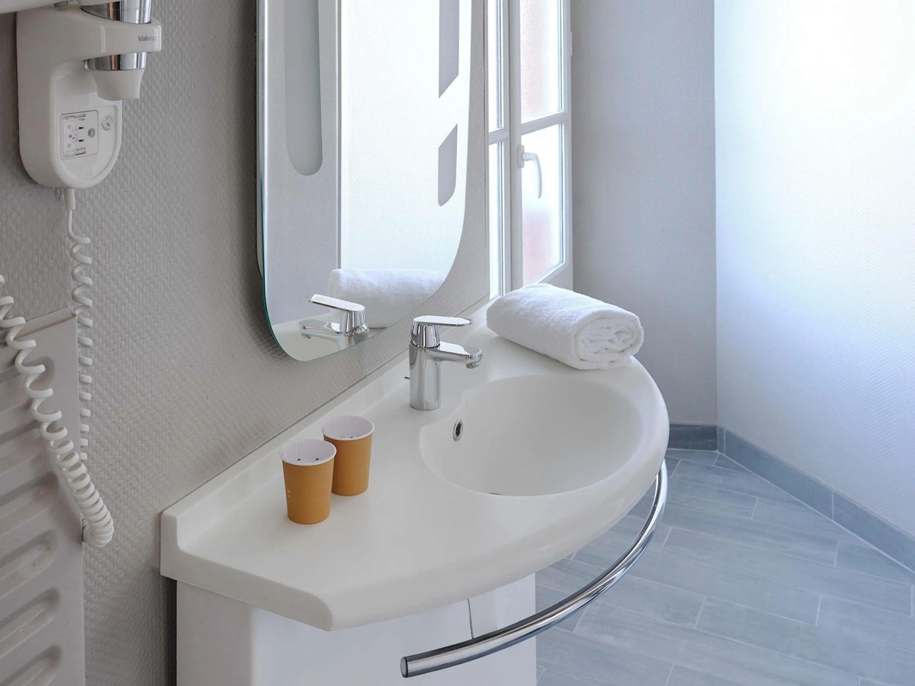 Bedroom in ibis Toulouse Gare Matabiau