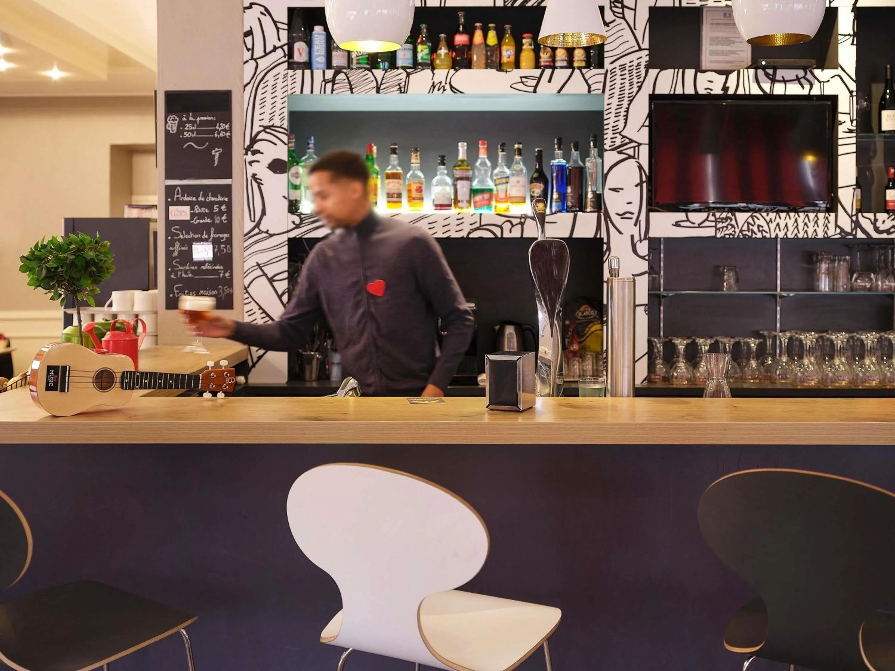 Lounge or bar in ibis Toulouse Gare Matabiau