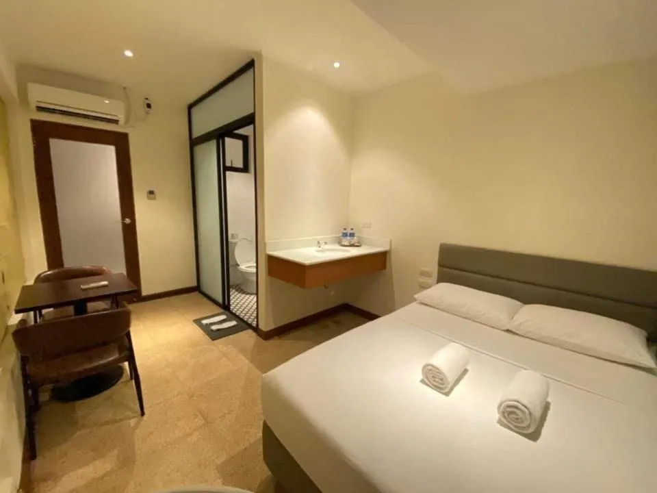 Bed in The Hub District Garden Suites