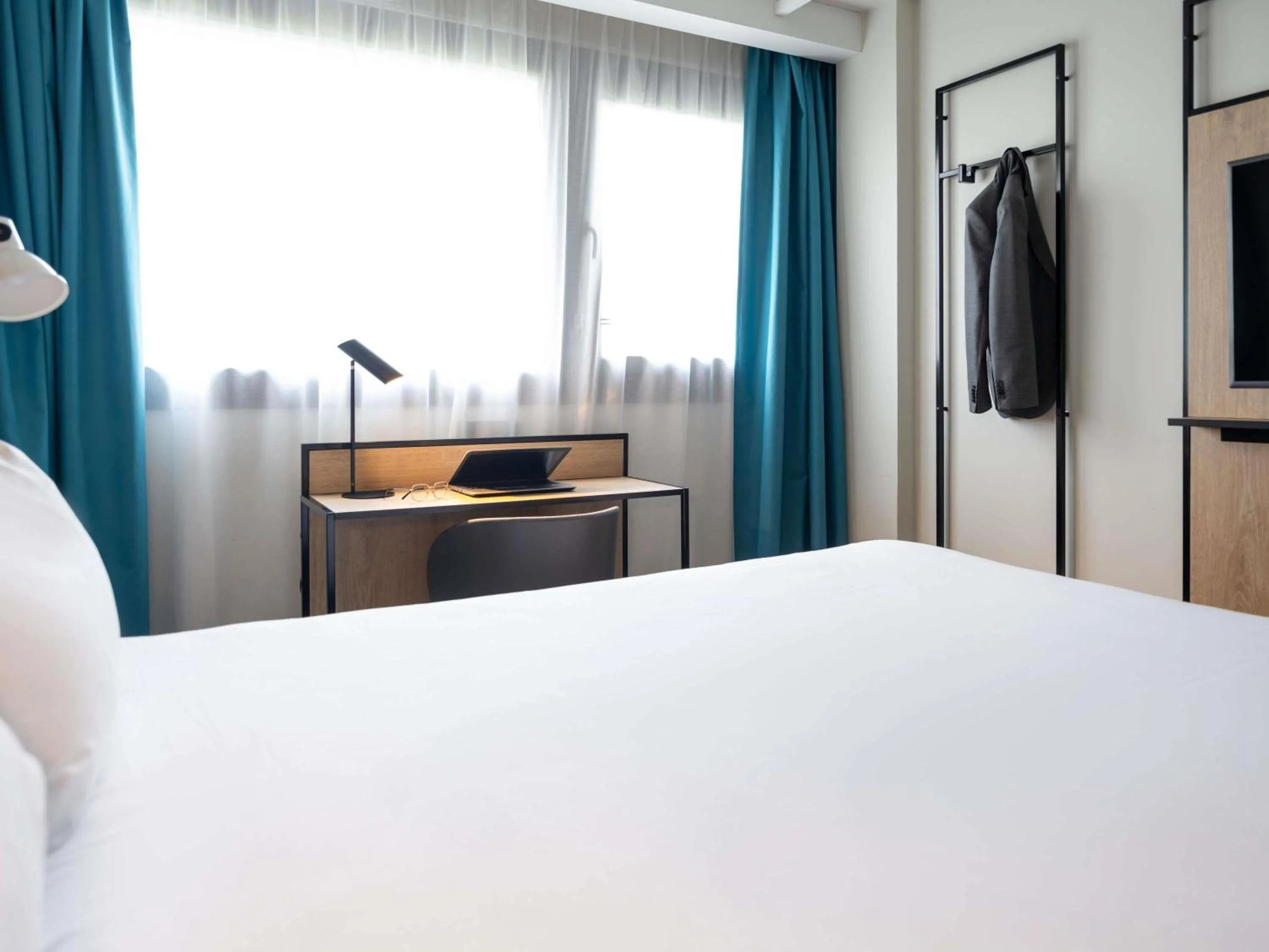 Bedroom, Bed in ibis Paris Gare de Lyon Diderot