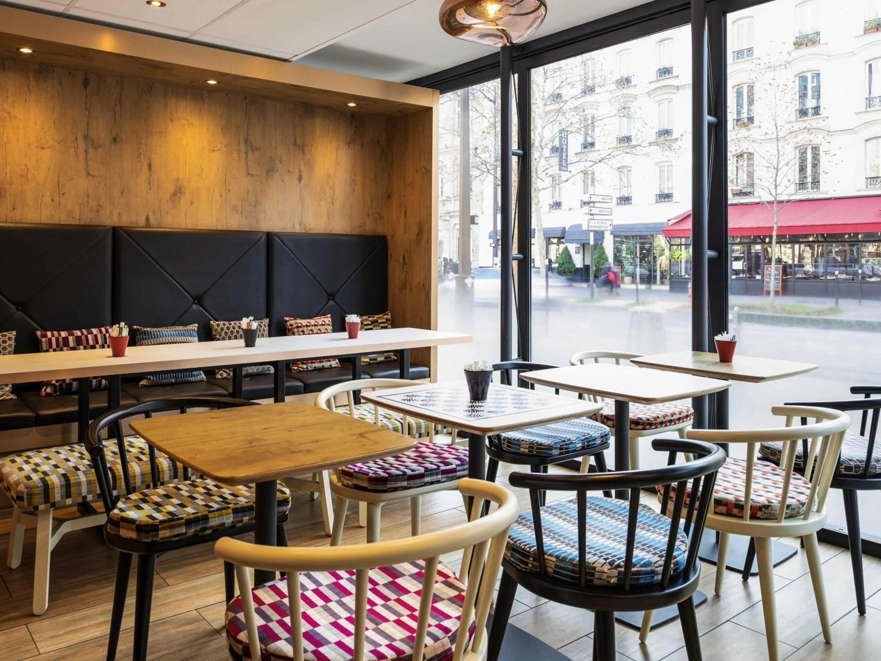 Lounge or bar in ibis Paris Gare de Lyon Diderot