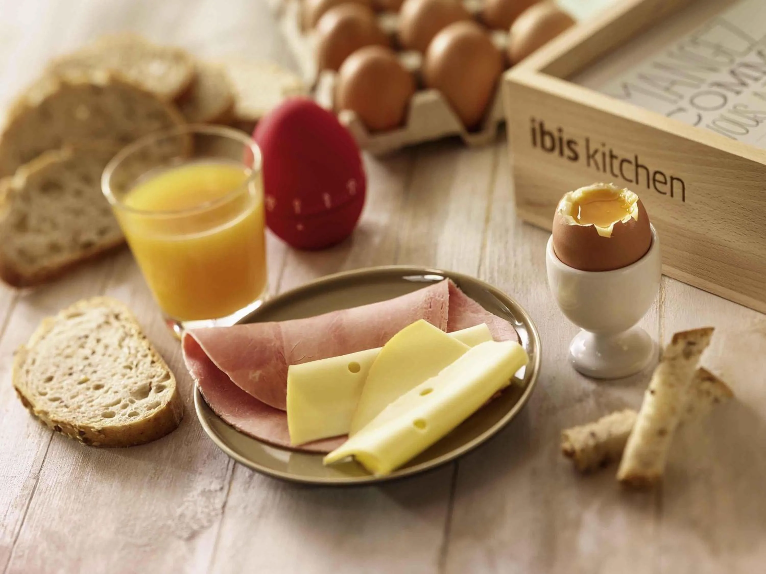 Breakfast in ibis Paris La Defense Courbevoie