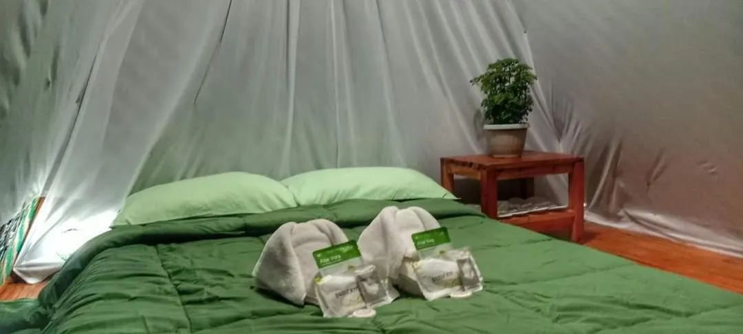 Bed in SHUKRAN Apartelle